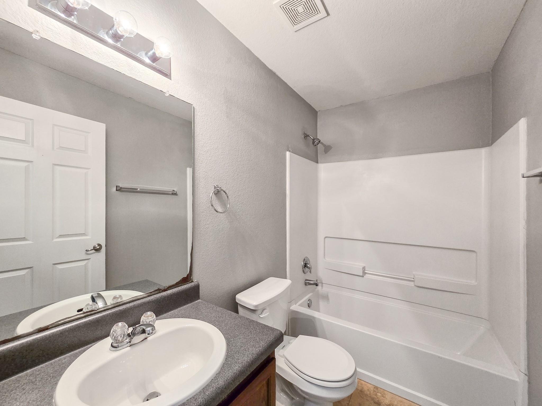 5125 English Glade Dr, Austin, TX 78724