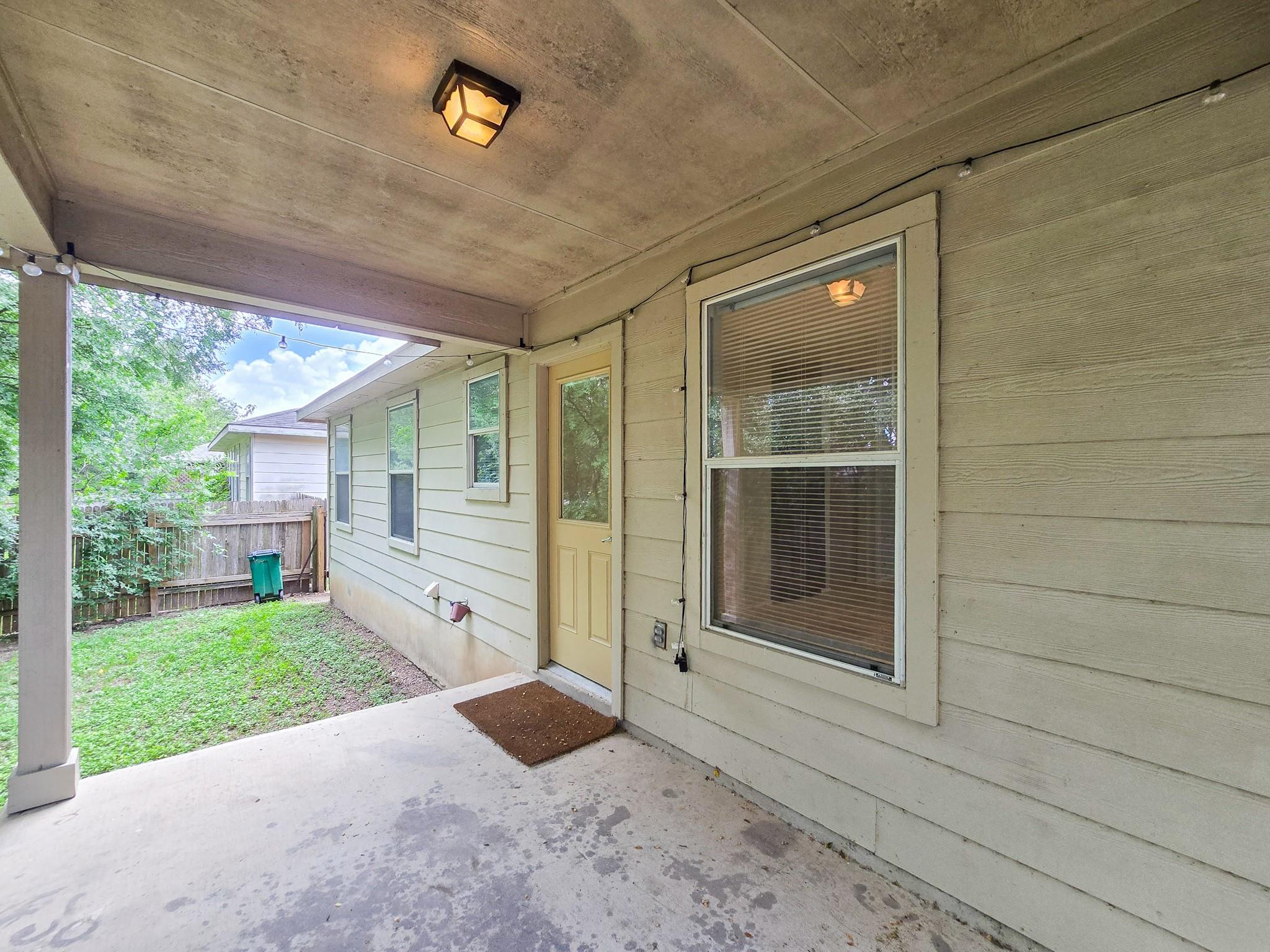 5125 English Glade Dr, Austin, TX 78724