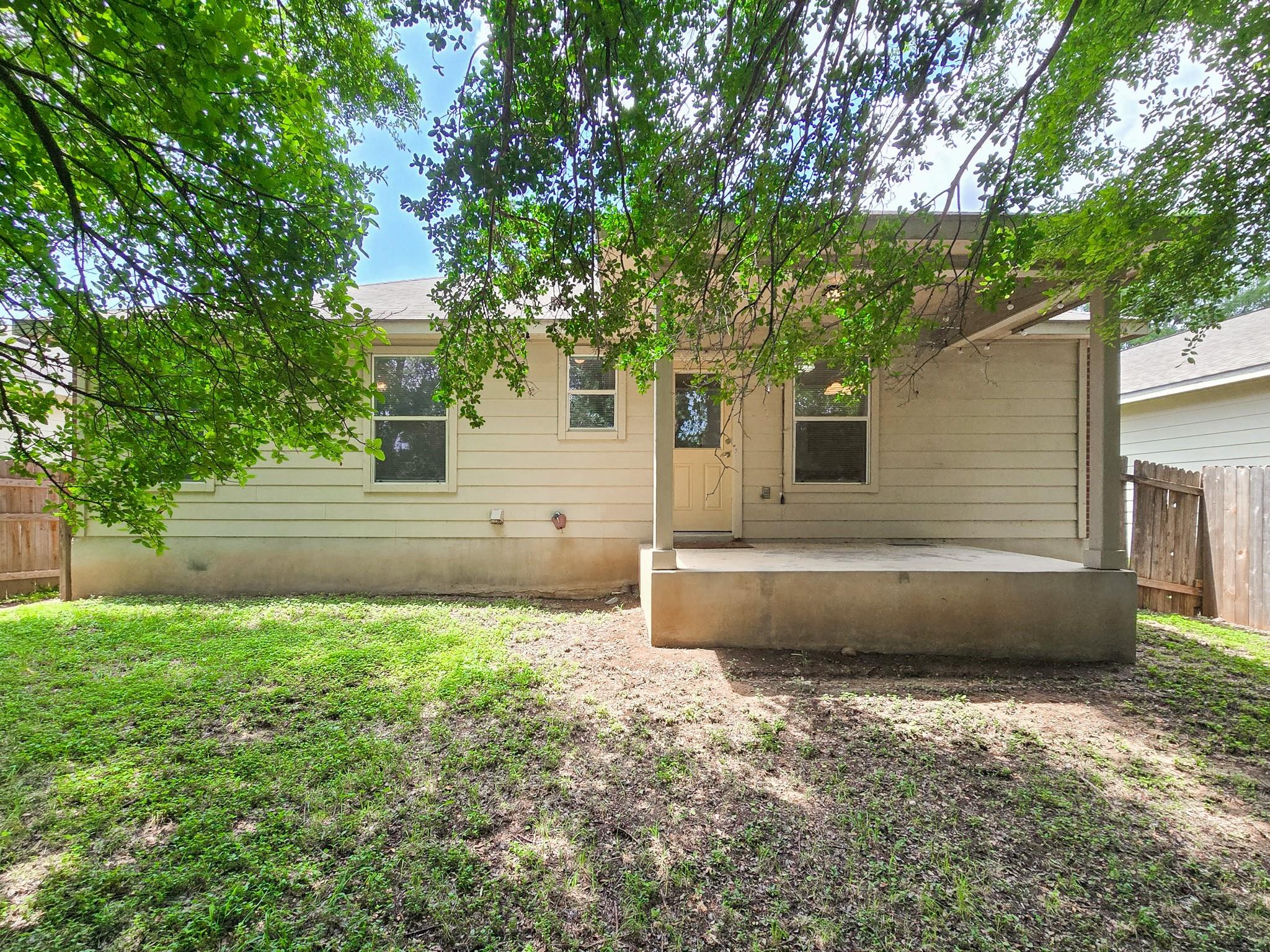 5125 English Glade Dr, Austin, TX 78724