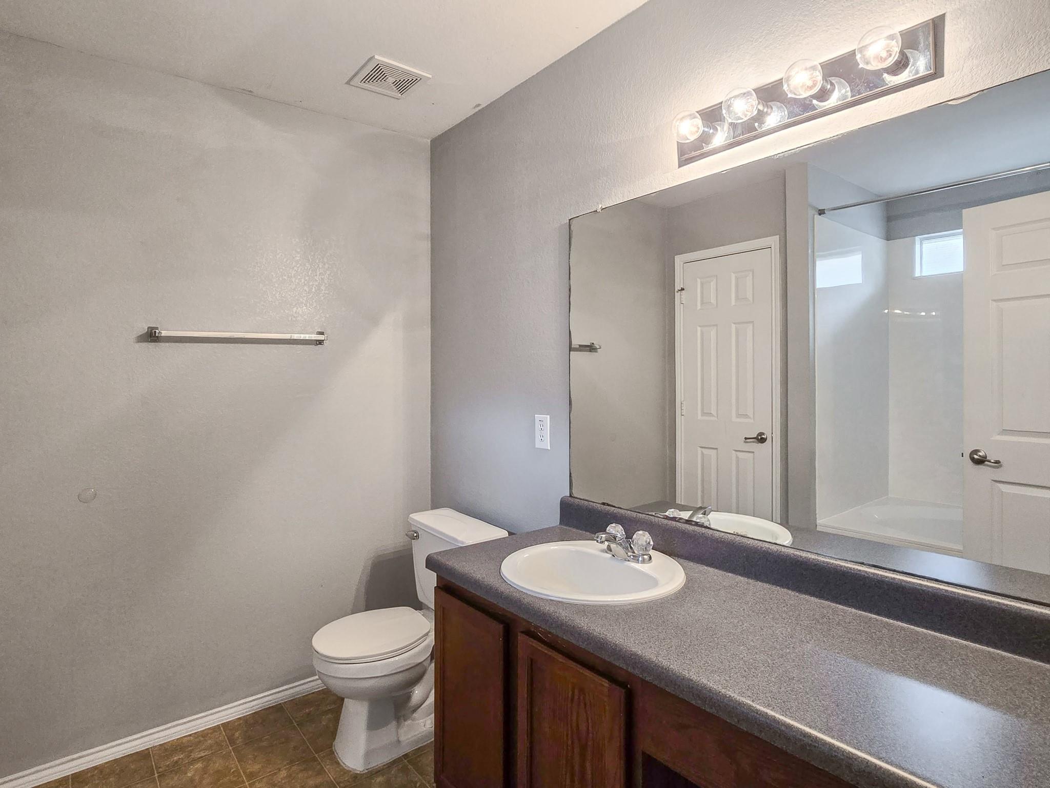 5125 English Glade Dr, Austin, TX 78724