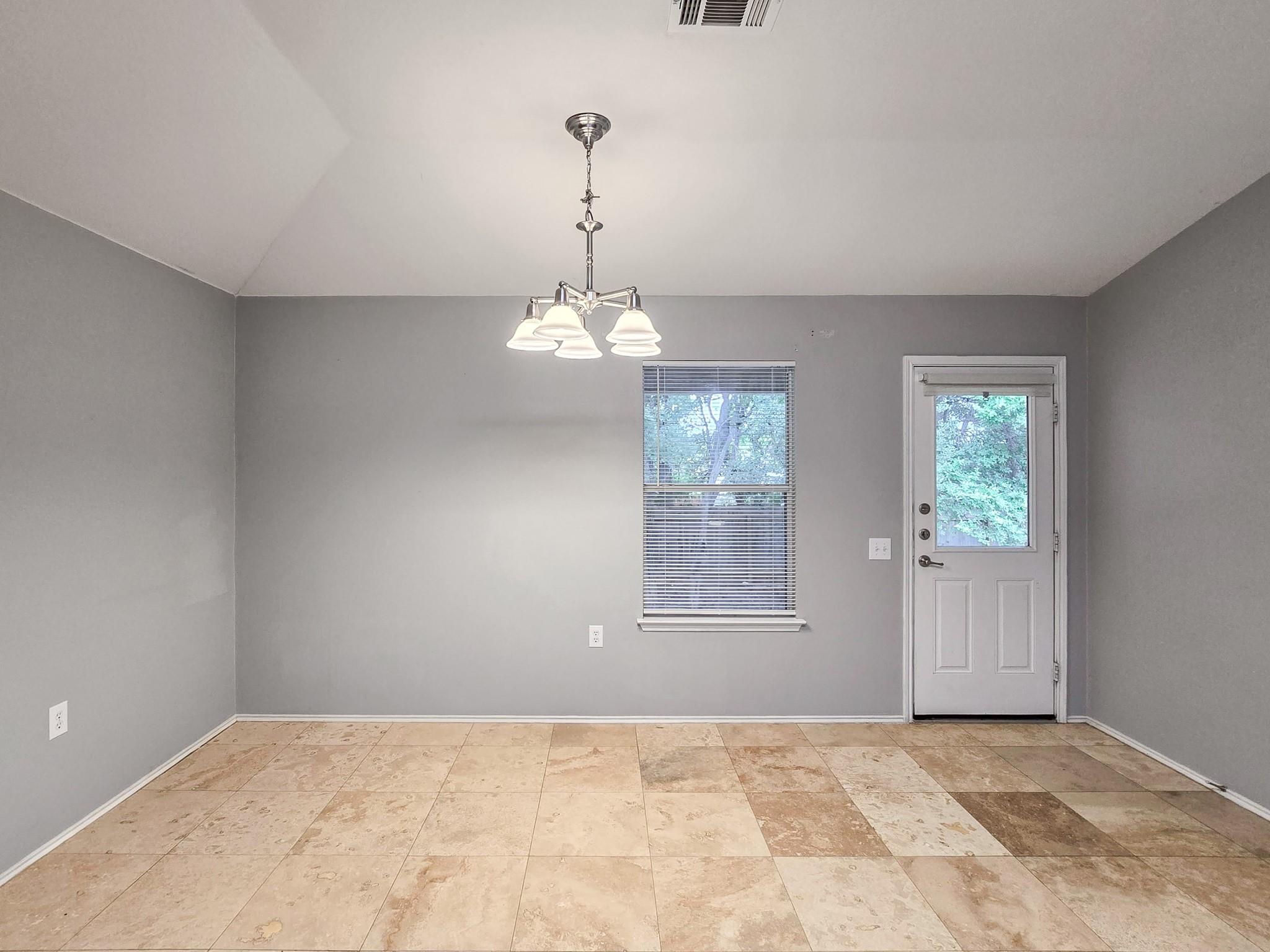 5125 English Glade Dr, Austin, TX 78724