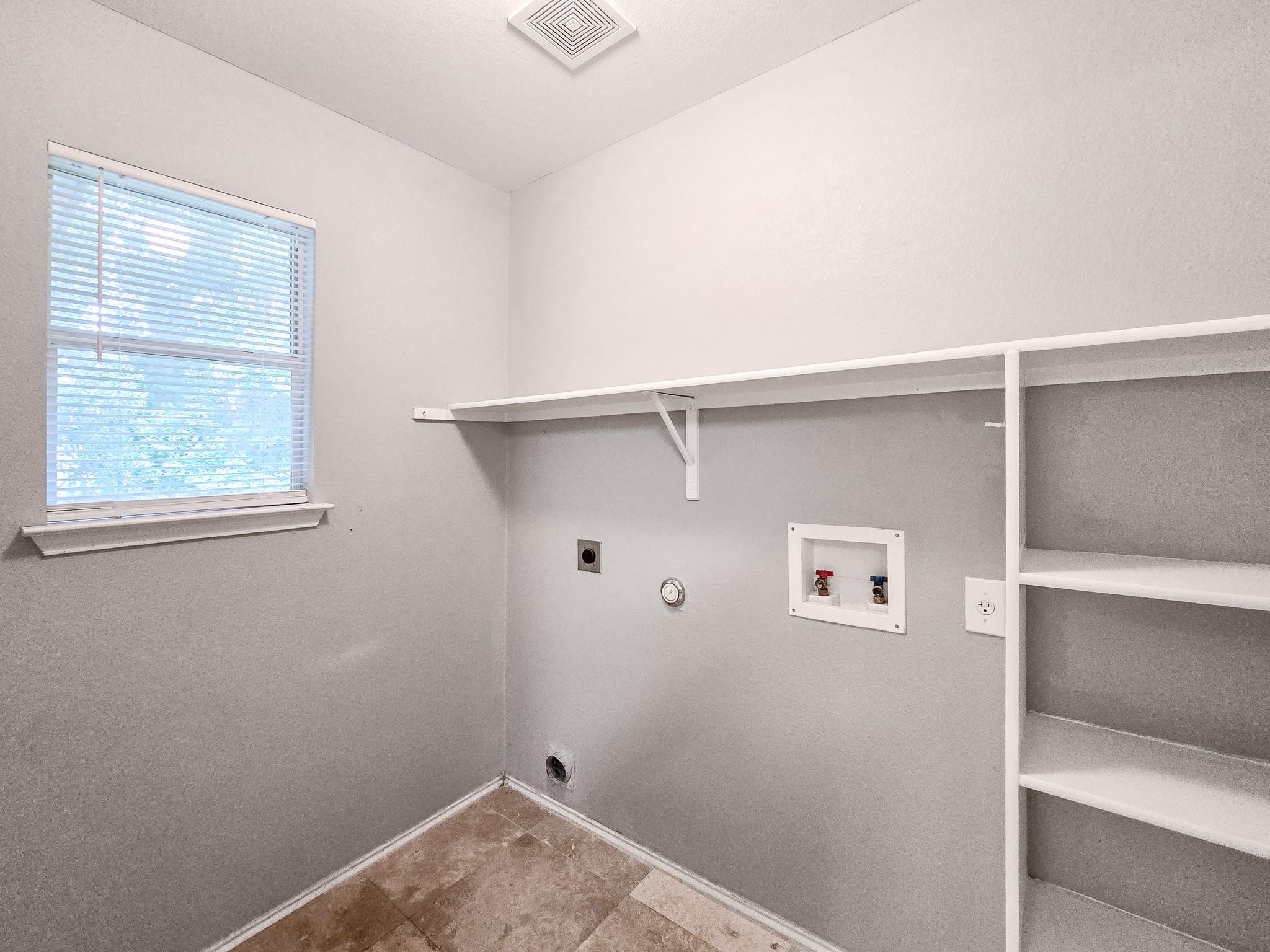 5125 English Glade Dr, Austin, TX 78724