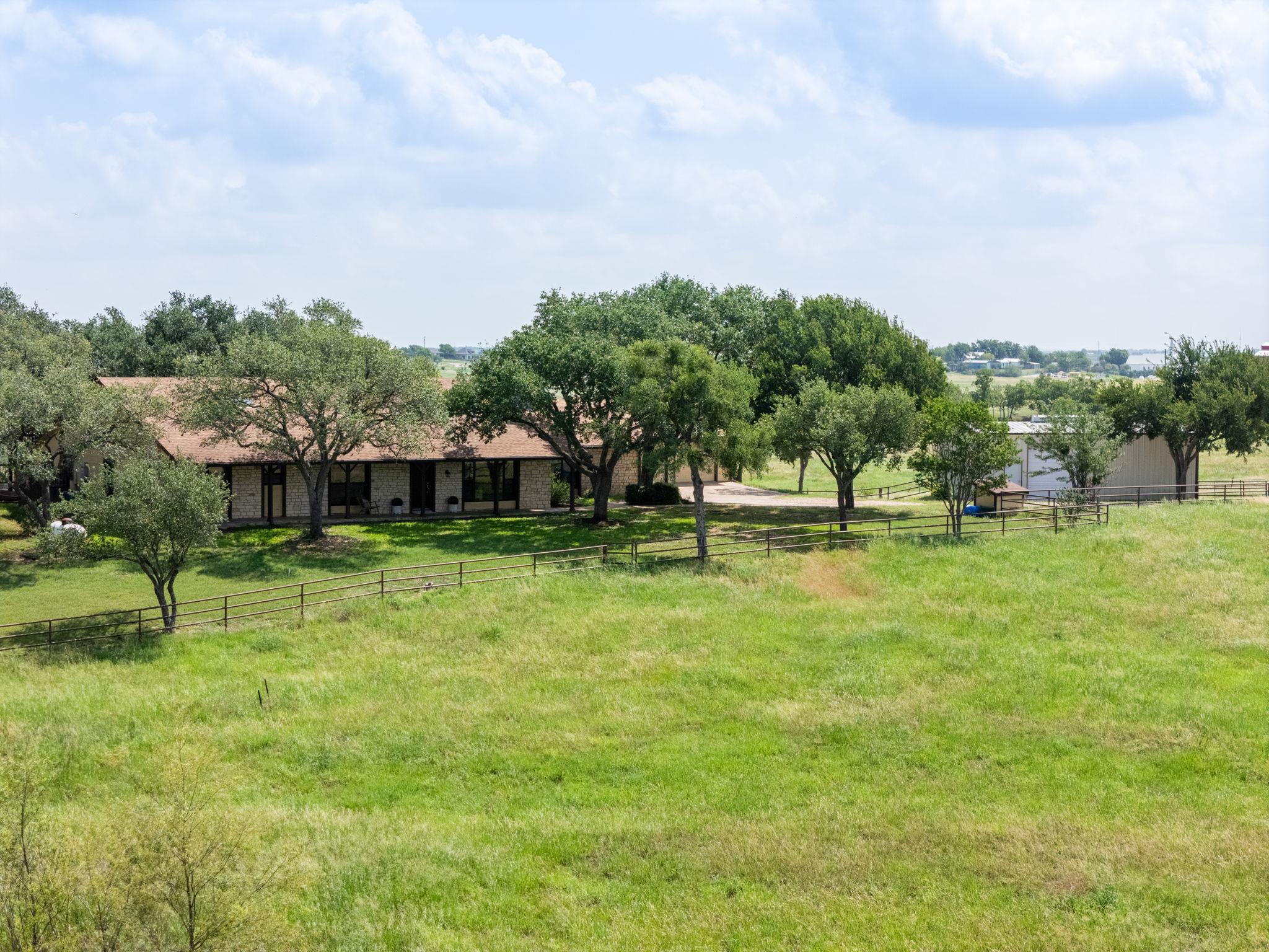 800 County Road 458 Rd, Coupland, TX 78615