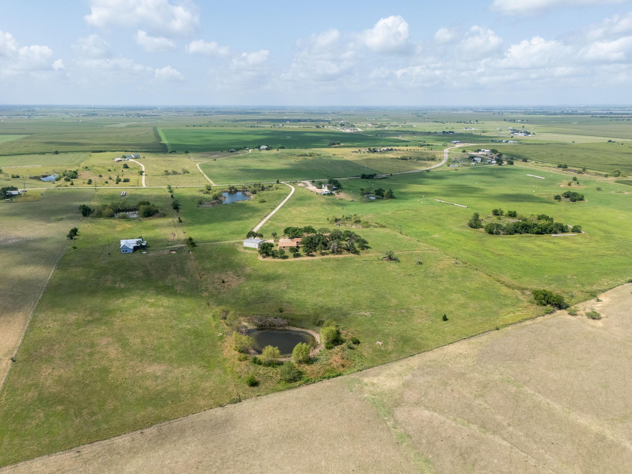 800 County Road 458 Rd, Coupland, TX 78615