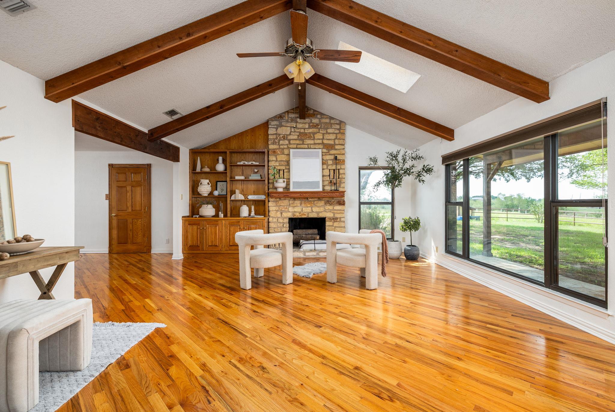 800 County Road 458 Rd, Coupland, TX 78615