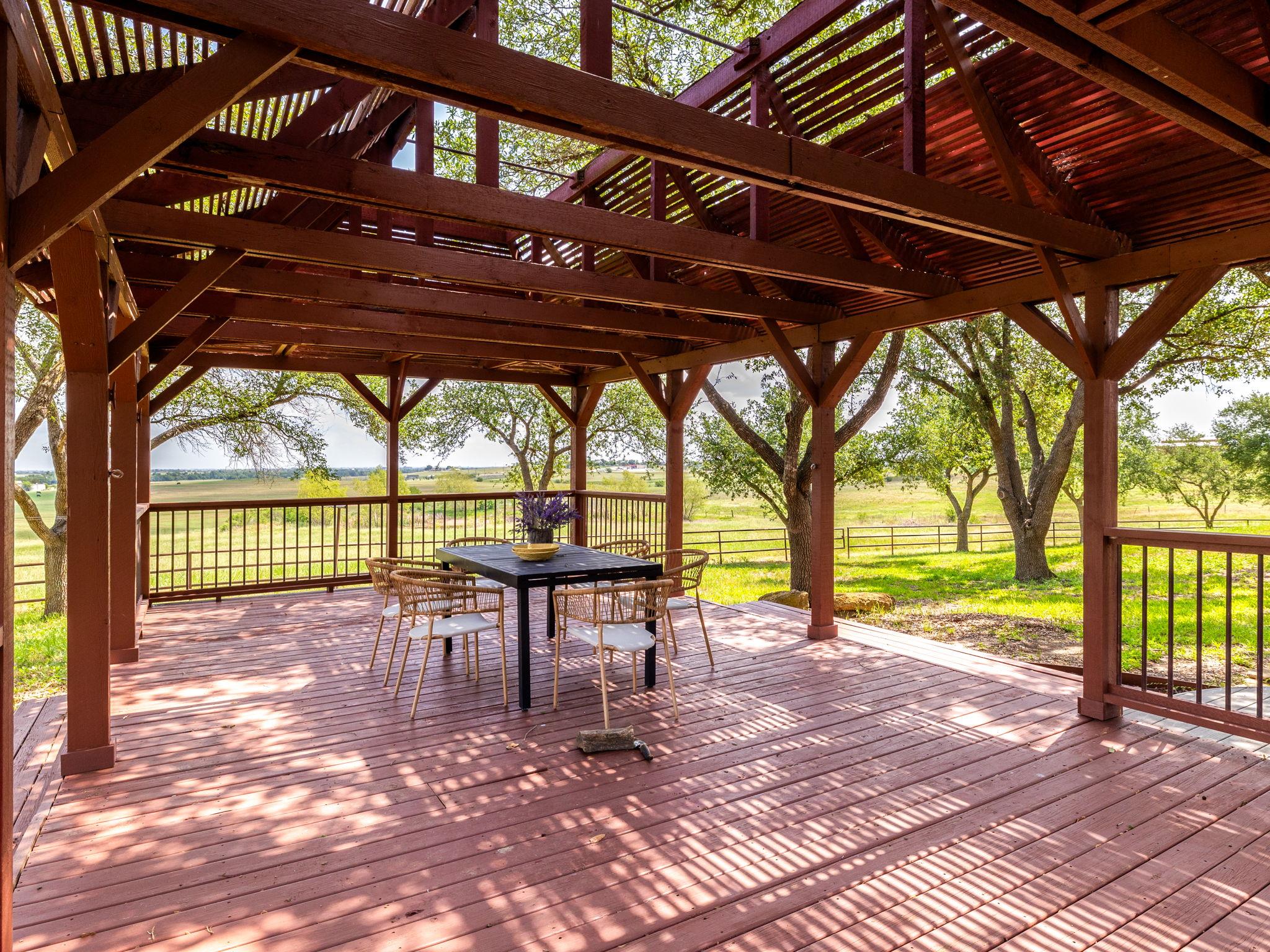 800 County Road 458 Rd, Coupland, TX 78615