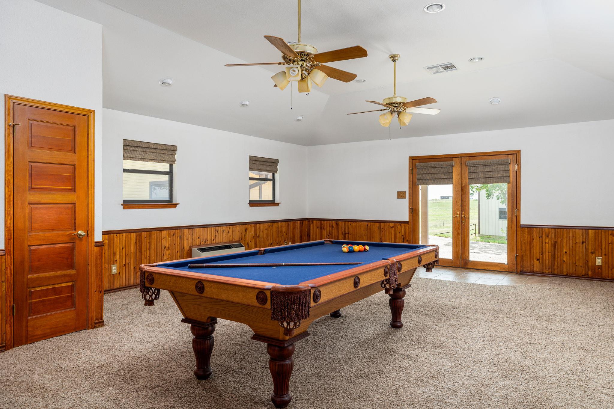 800 County Road 458 Rd, Coupland, TX 78615