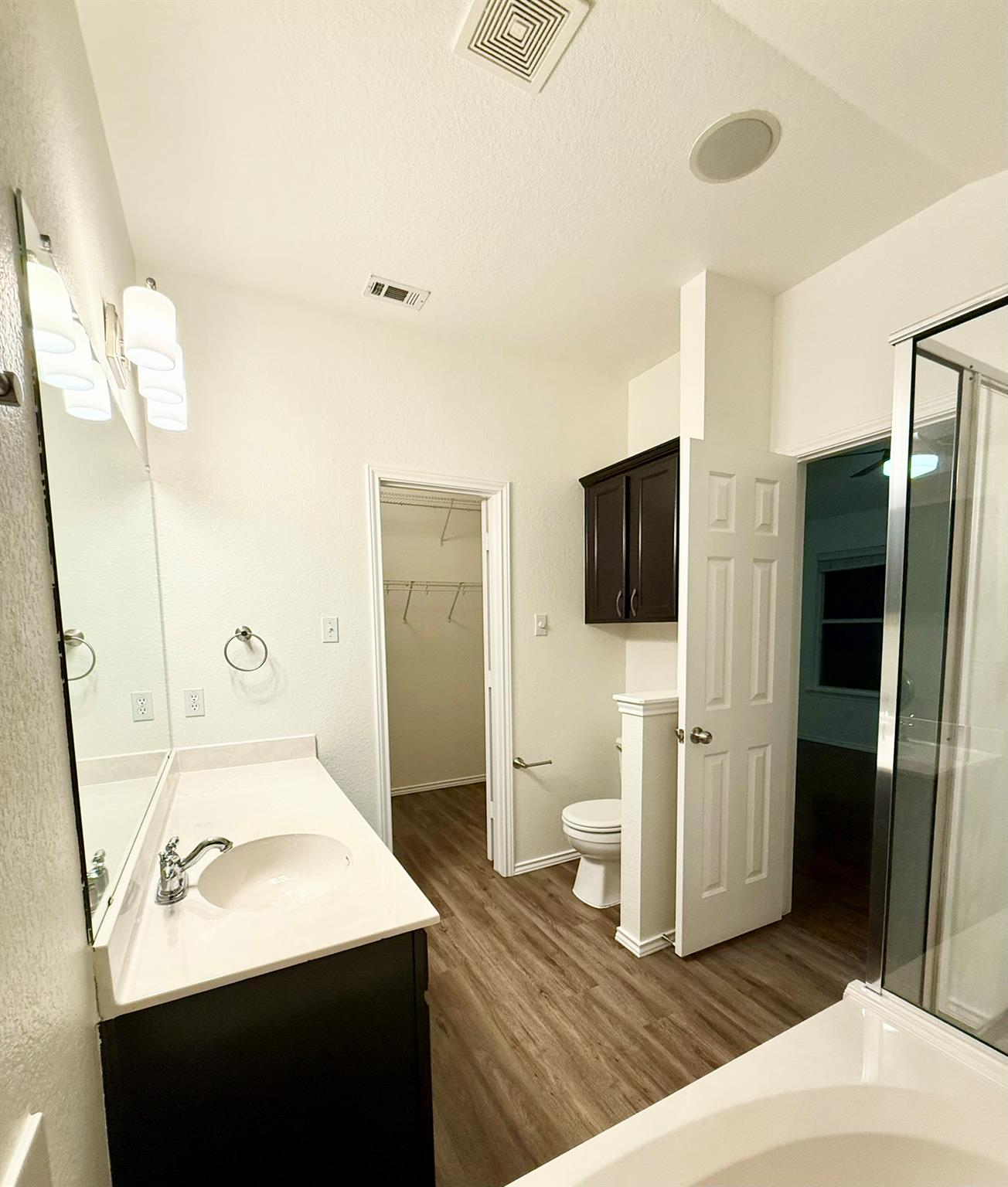 1018 Gentry Dr, Leander, TX 78641