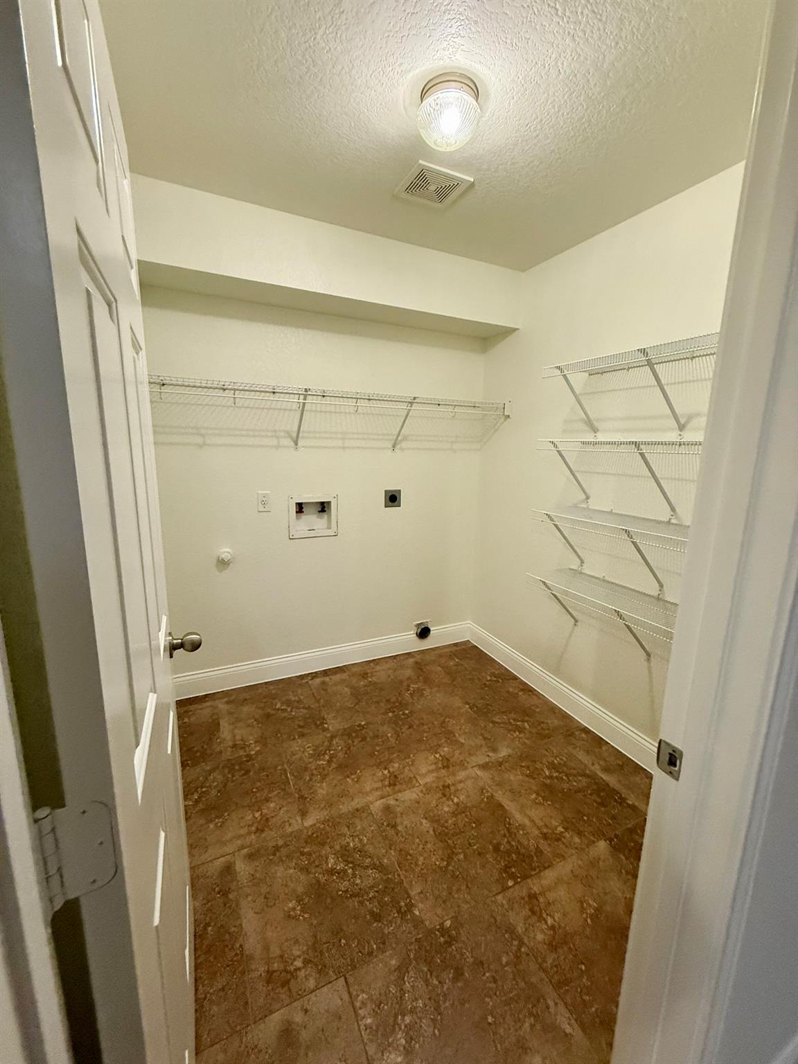1018 Gentry Dr, Leander, TX 78641