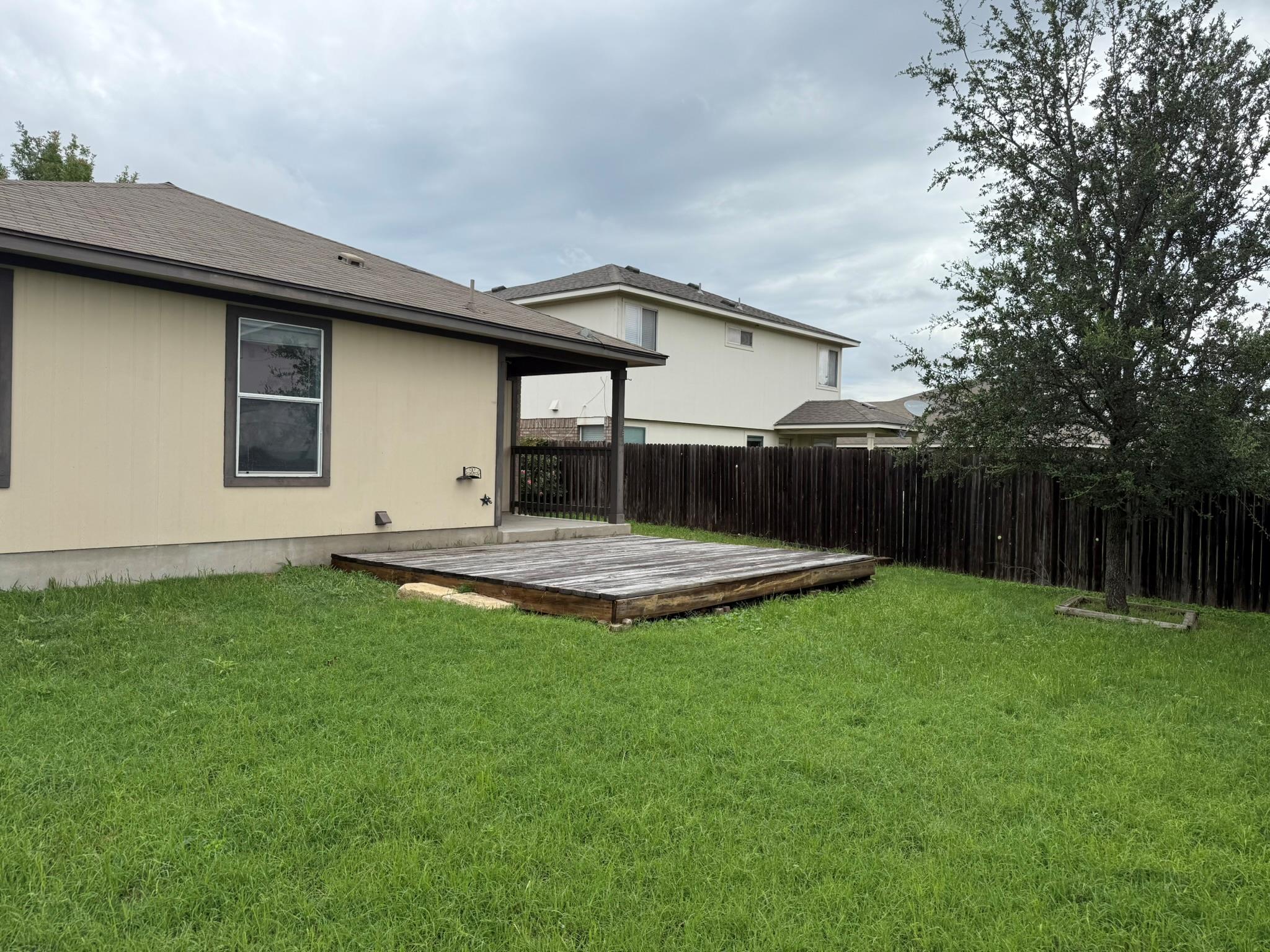 1018 Gentry Dr, Leander, TX 78641