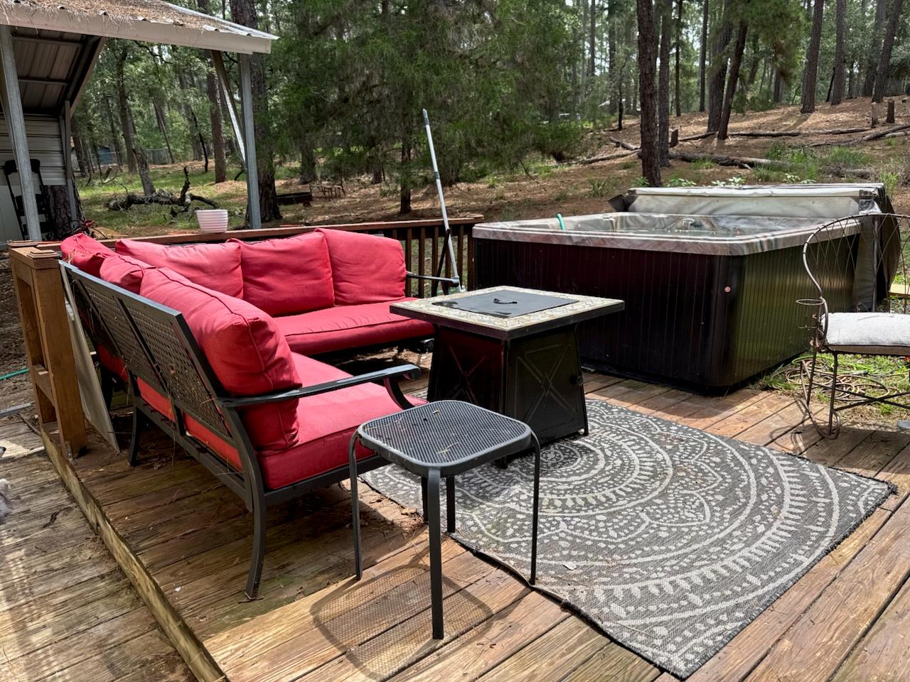 928 Moccasin Trl, La Grange, TX 78945