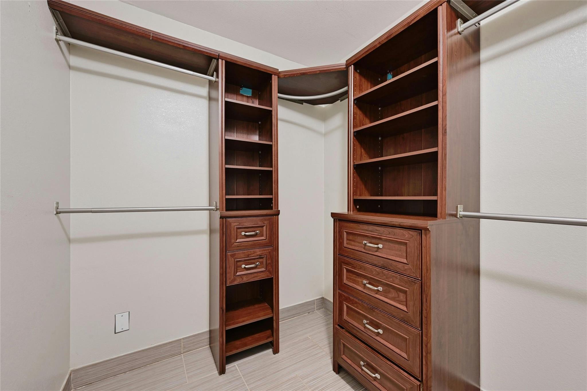 3326 Clarksburg Dr, Austin, TX 78745
