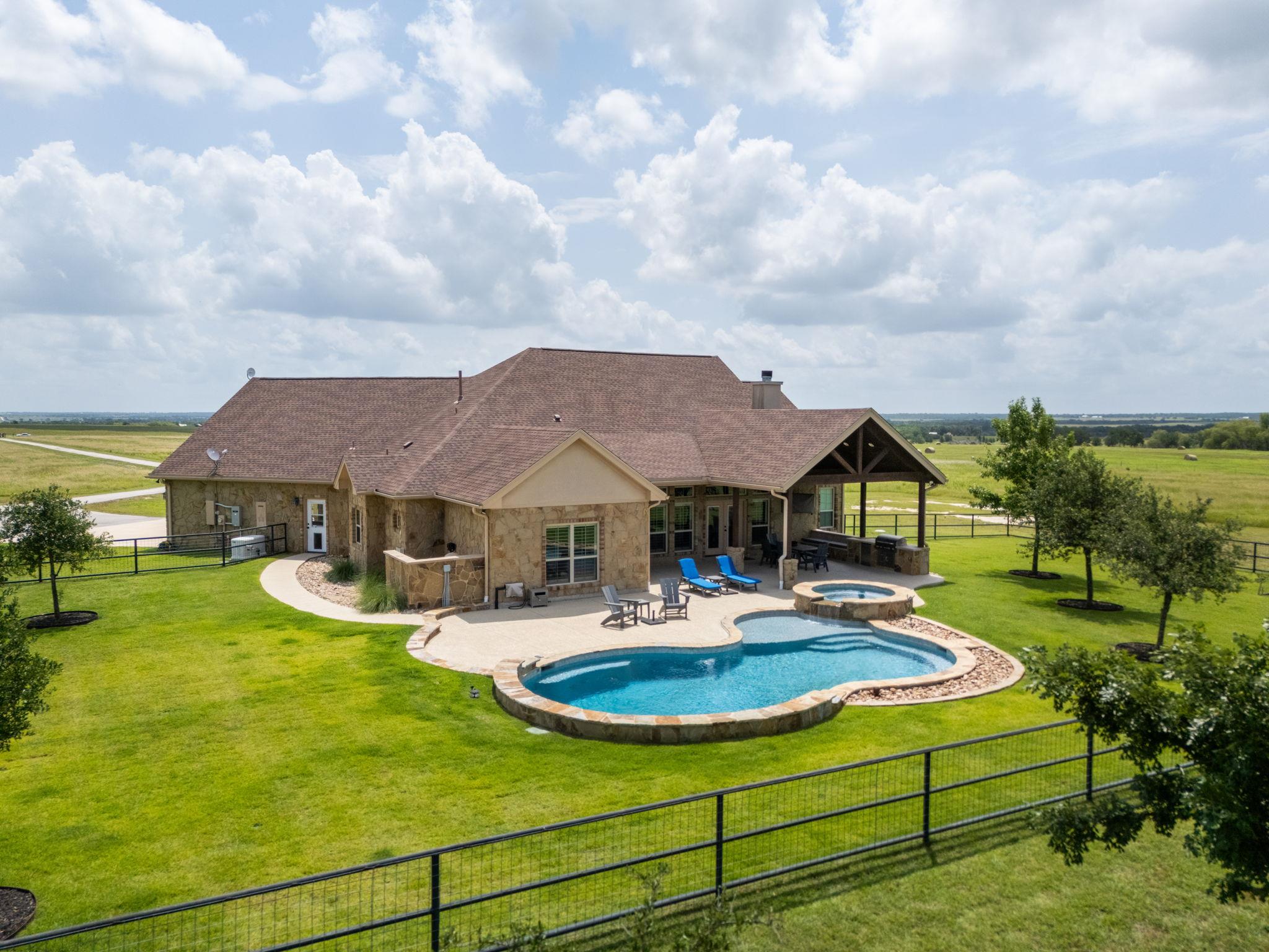 2650 COUNTY ROAD 450, Thrall, TX 76578