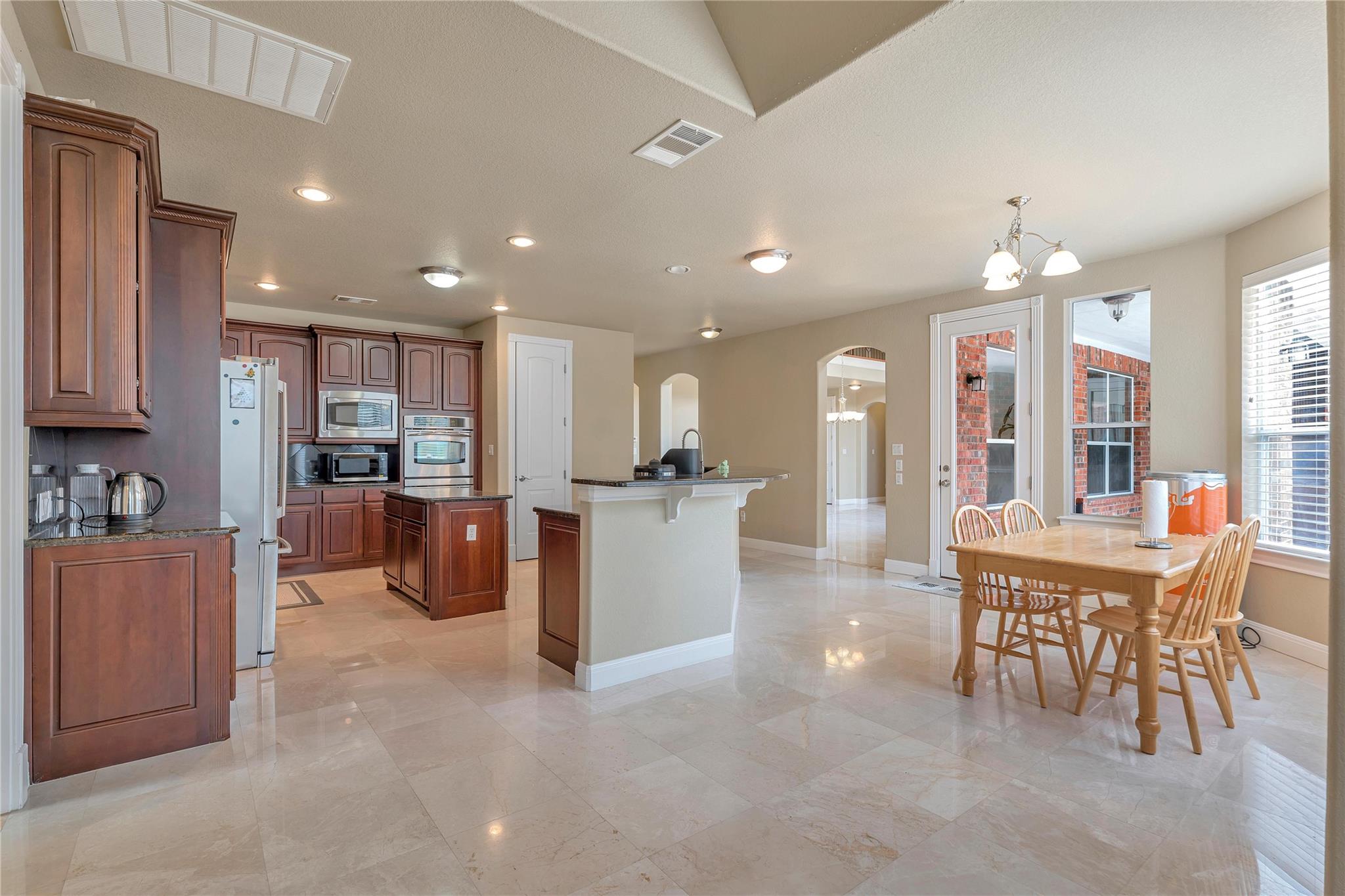 222 Vailco Ln, Austin, TX 78738