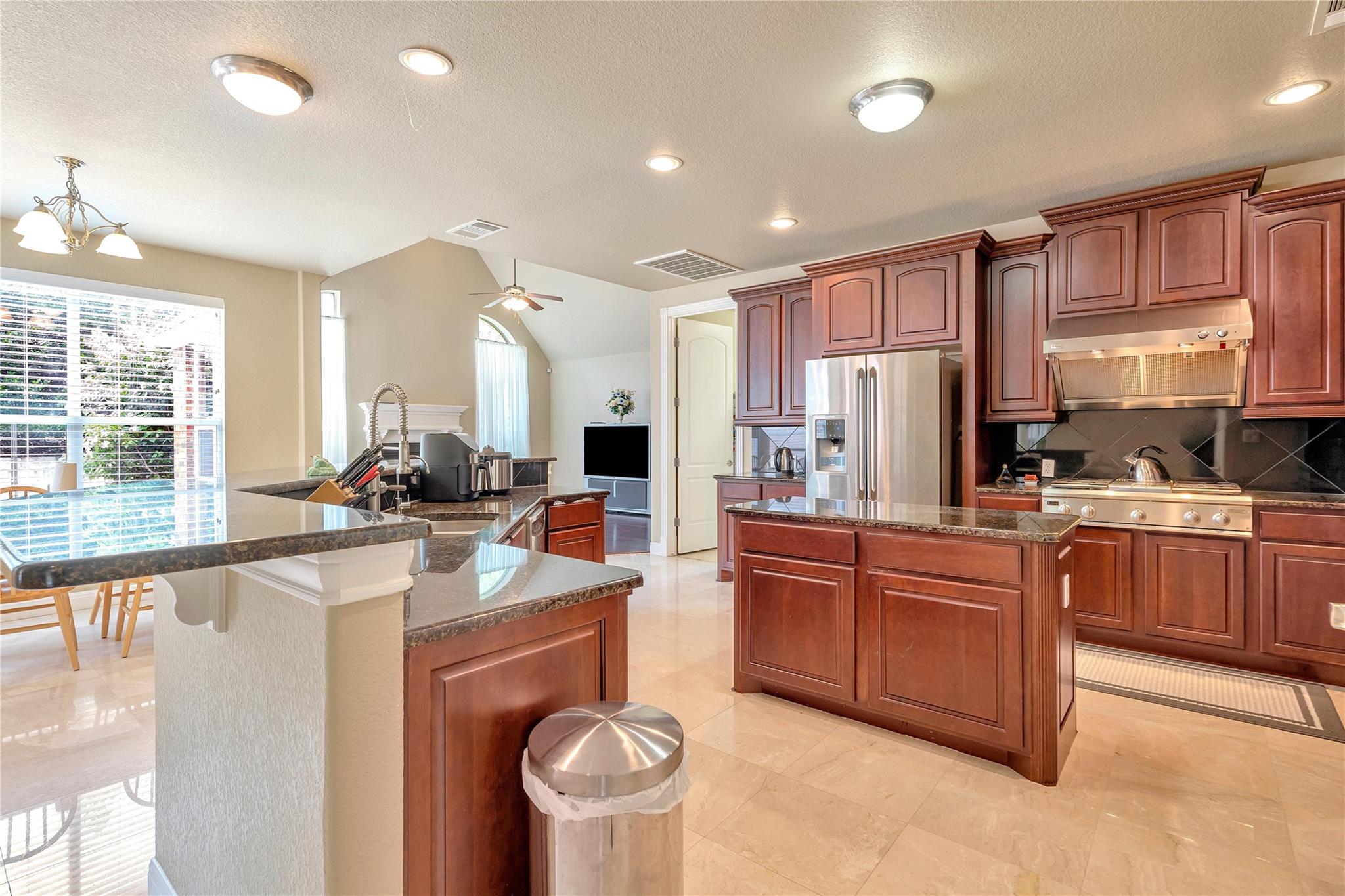 222 Vailco Ln, Austin, TX 78738