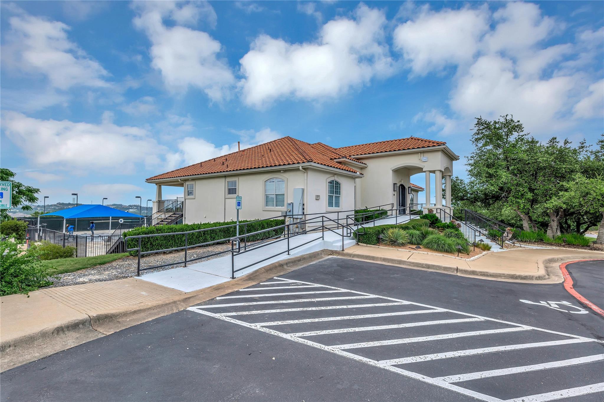222 Vailco Ln, Austin, TX 78738