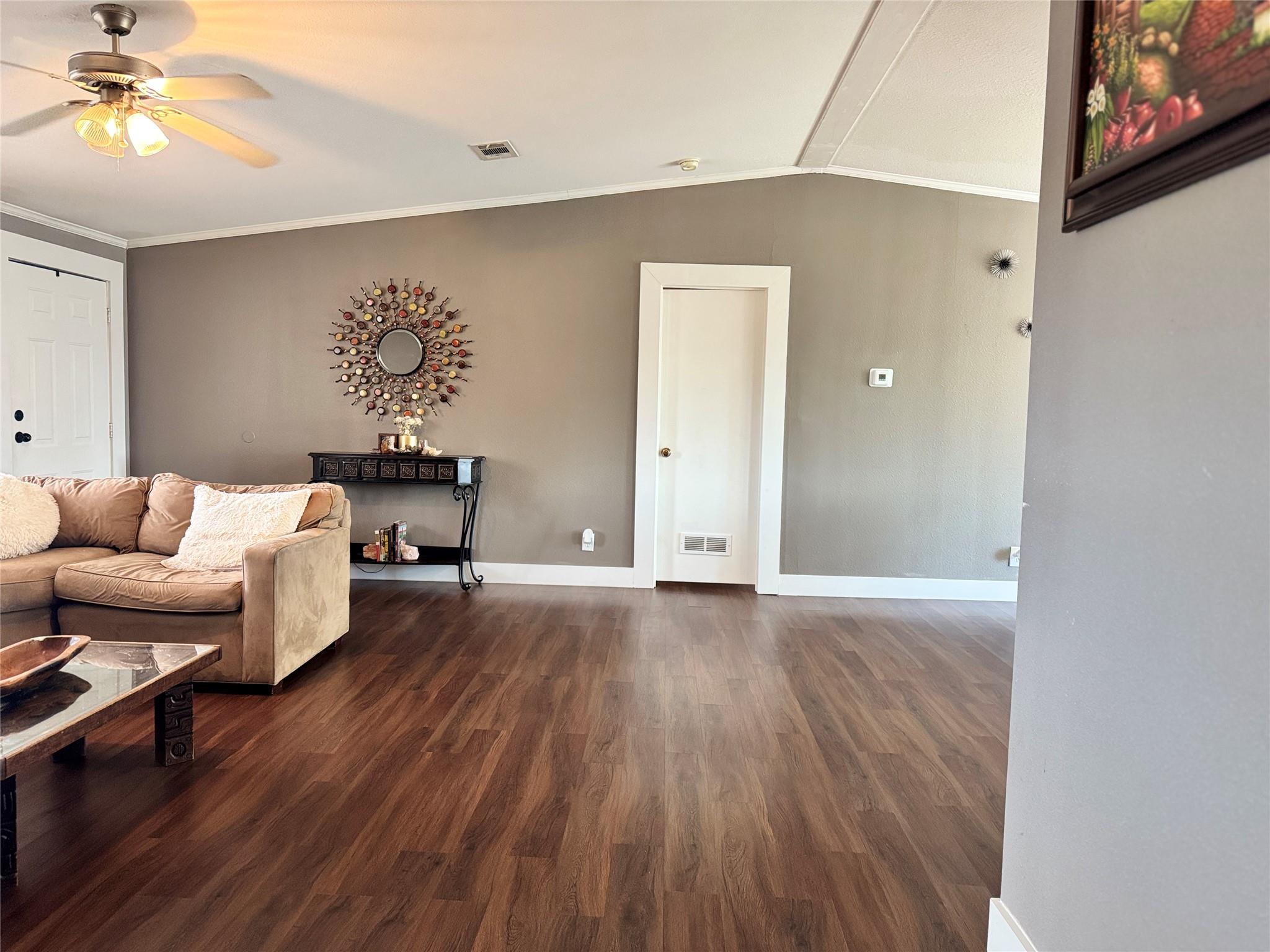 179 Sierra Rosa Dr, Cedar Creek, TX 78612