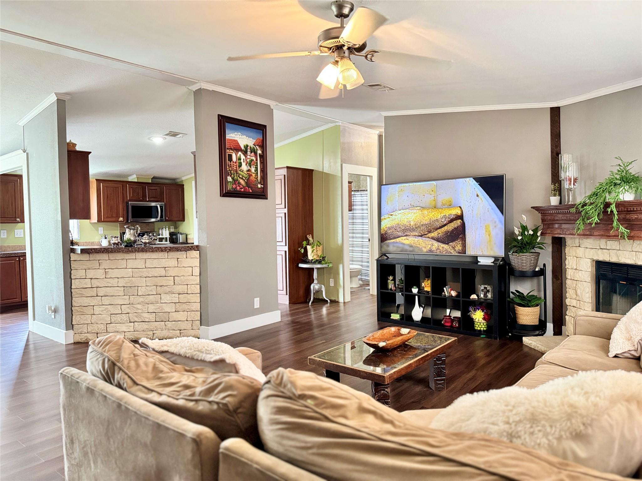 179 Sierra Rosa Dr, Cedar Creek, TX 78612