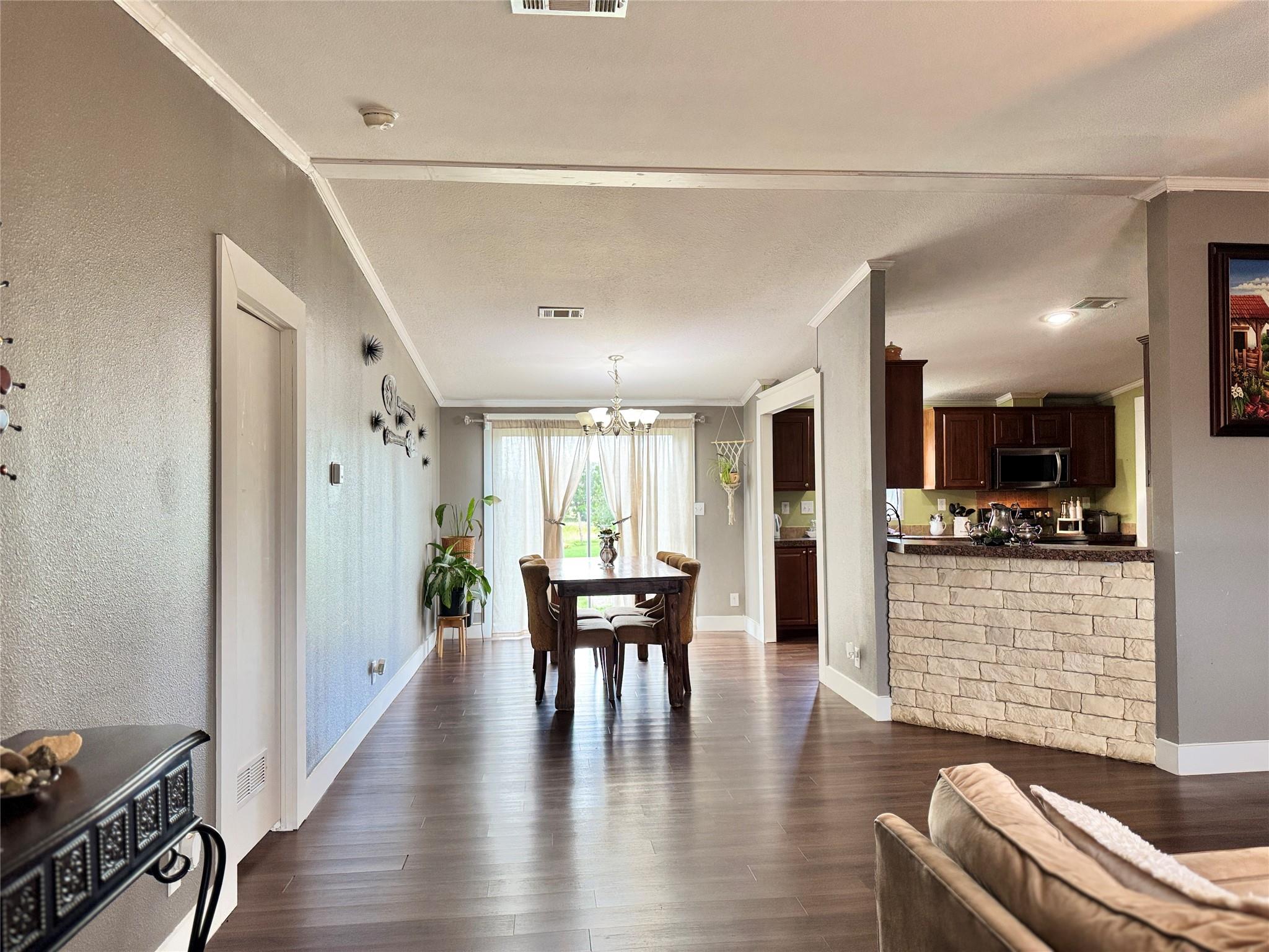 179 Sierra Rosa Dr, Cedar Creek, TX 78612