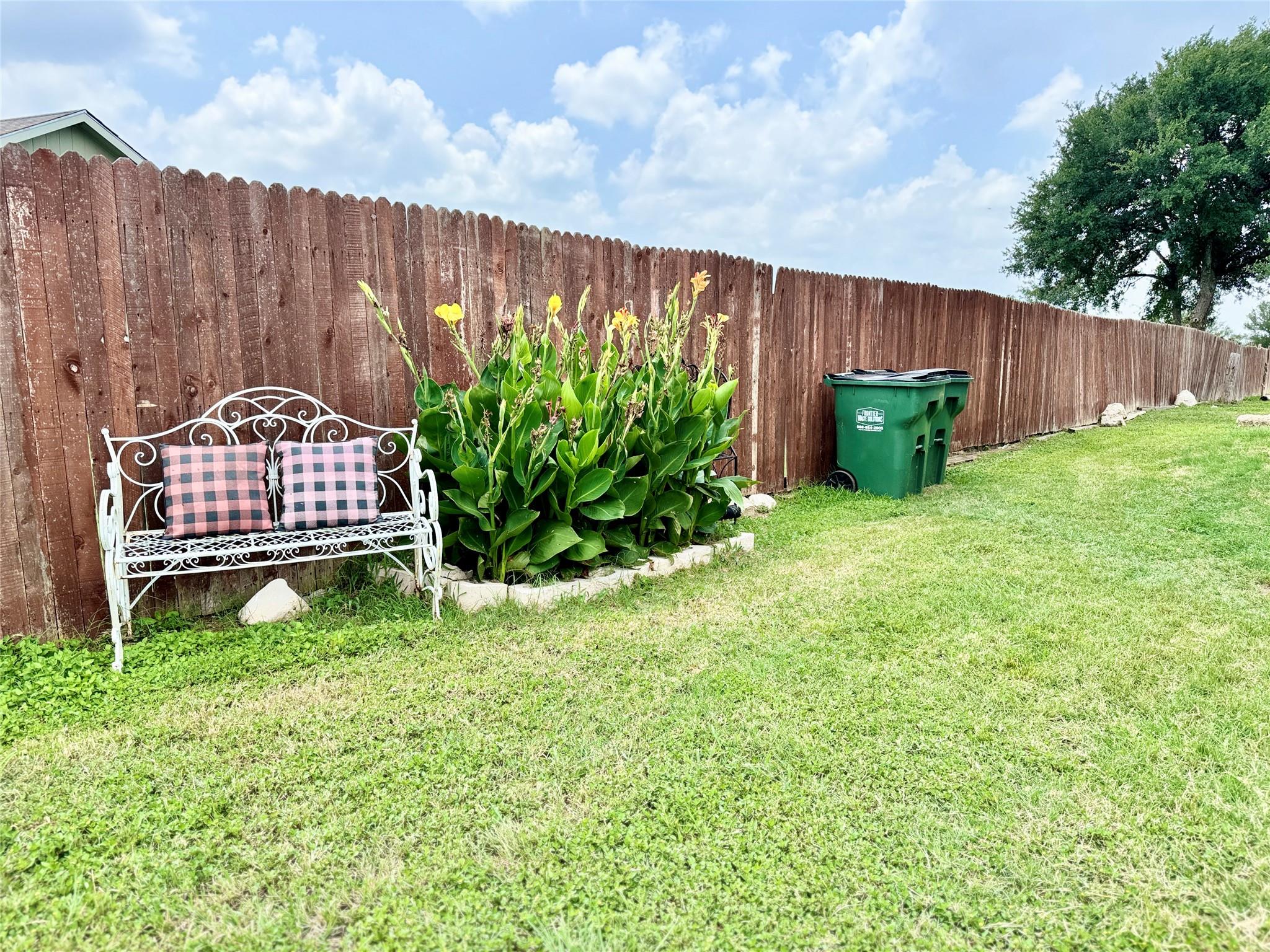 179 Sierra Rosa Dr, Cedar Creek, TX 78612