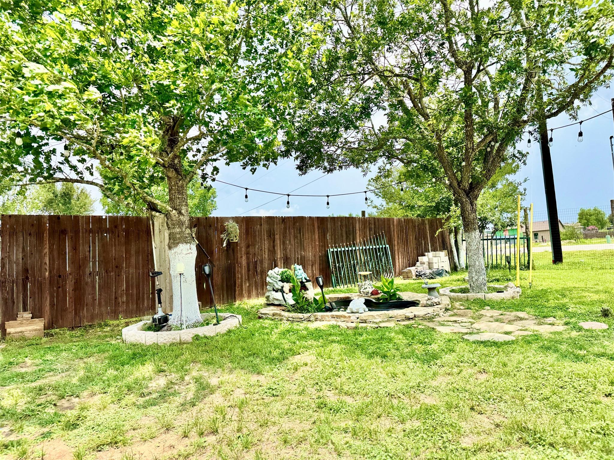 179 Sierra Rosa Dr, Cedar Creek, TX 78612