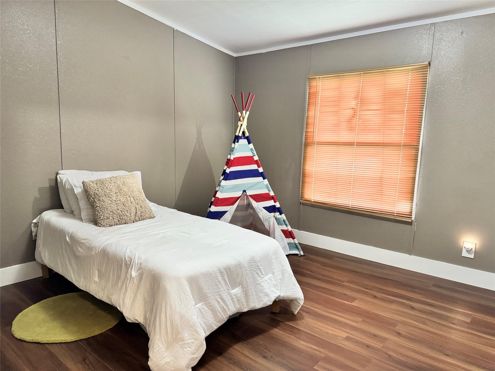 179 Sierra Rosa Dr, Cedar Creek, TX 78612