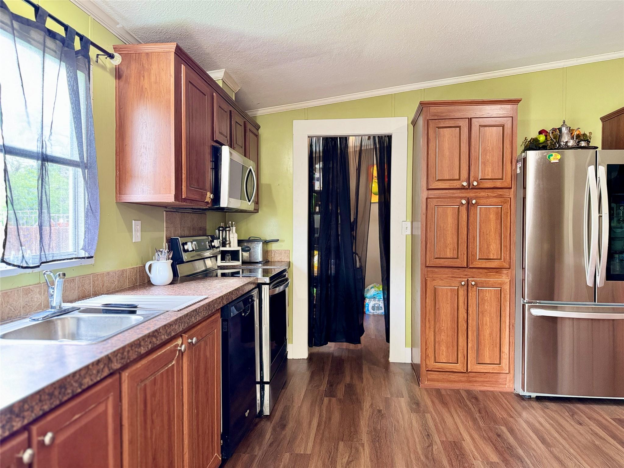 179 Sierra Rosa Dr, Cedar Creek, TX 78612