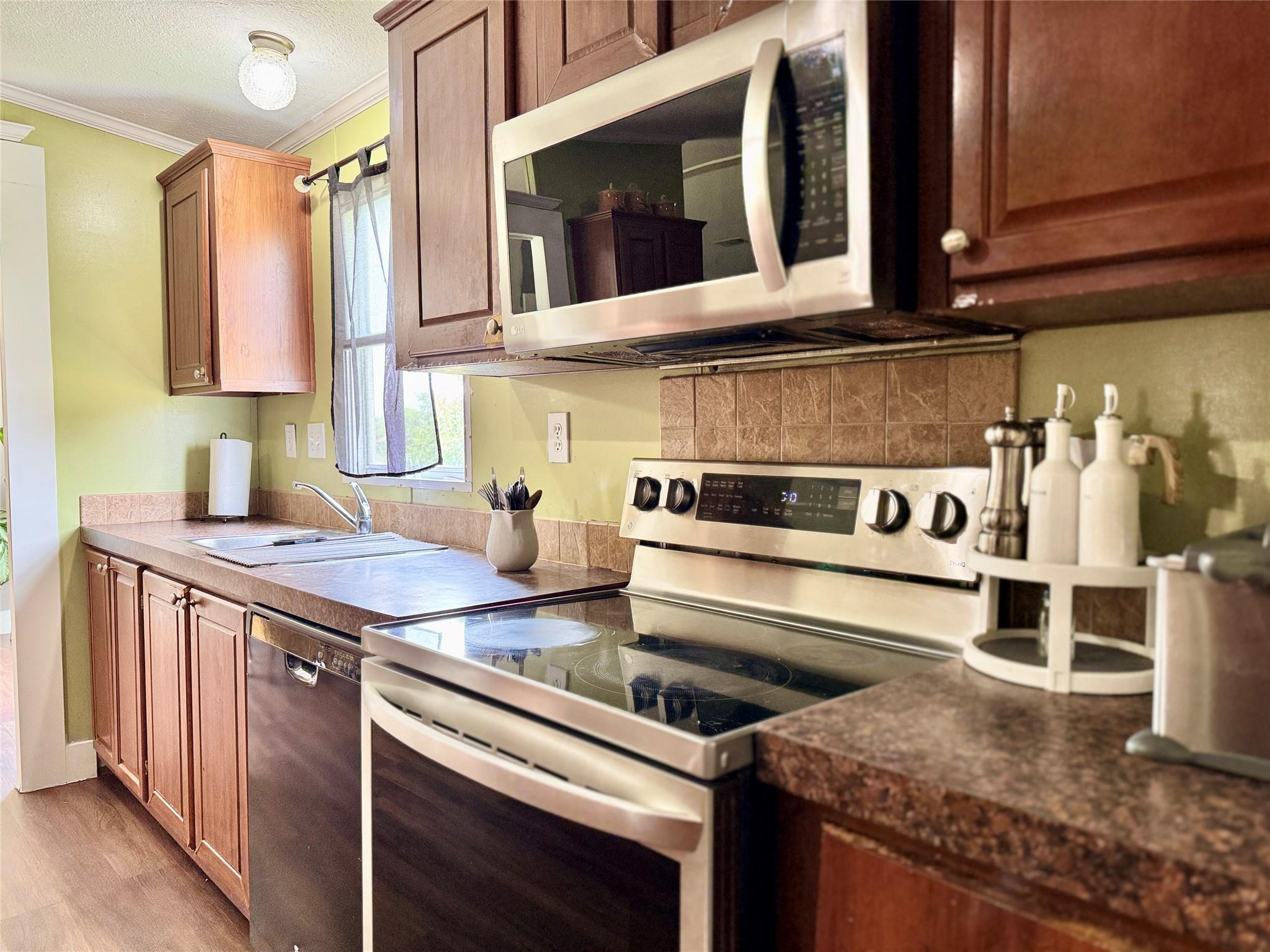 179 Sierra Rosa Dr, Cedar Creek, TX 78612