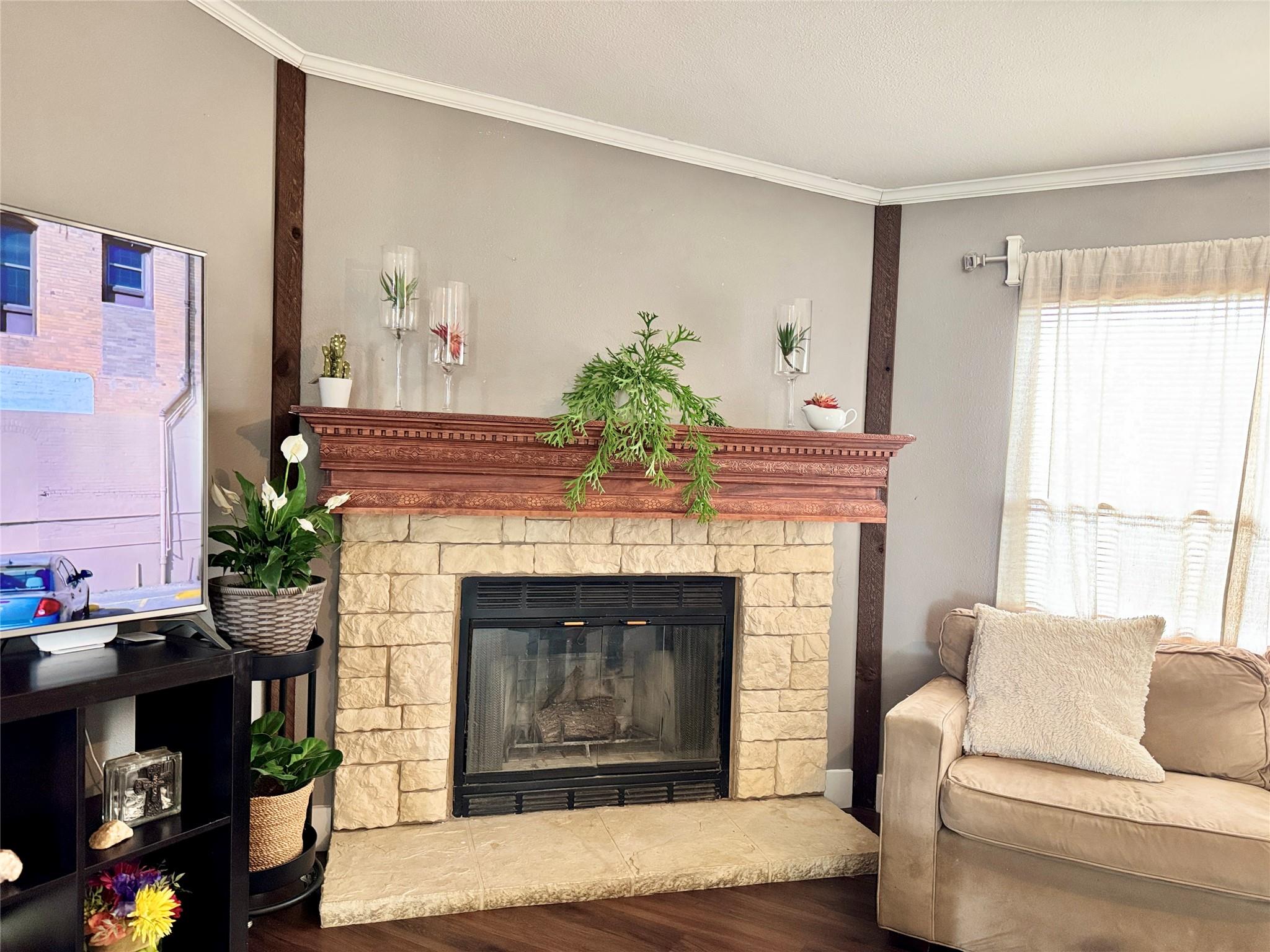 179 Sierra Rosa Dr, Cedar Creek, TX 78612