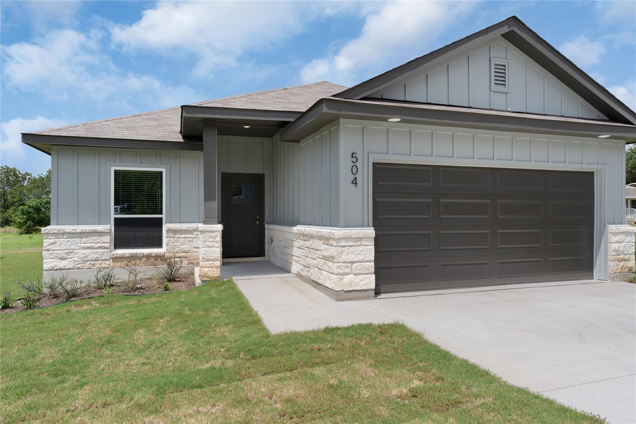 504 S Story Sts, Florence, TX 76527