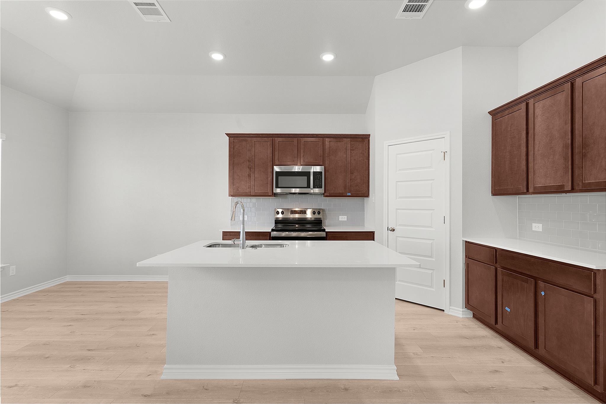 506 Story Ave, Florence, TX 76527
