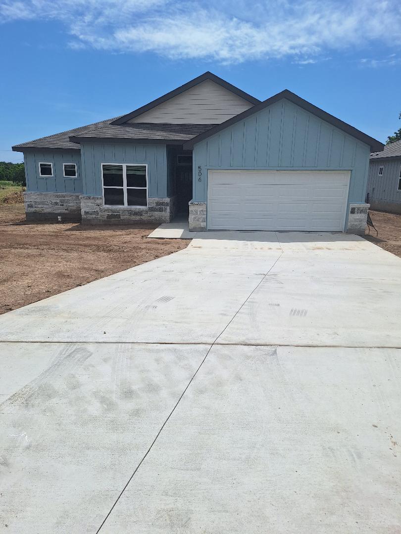 506 Story Ave, Florence, TX 76527