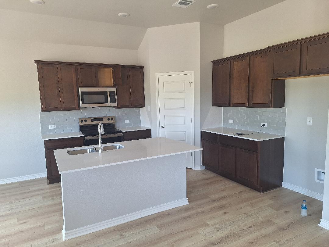 506 Story Ave, Florence, TX 76527