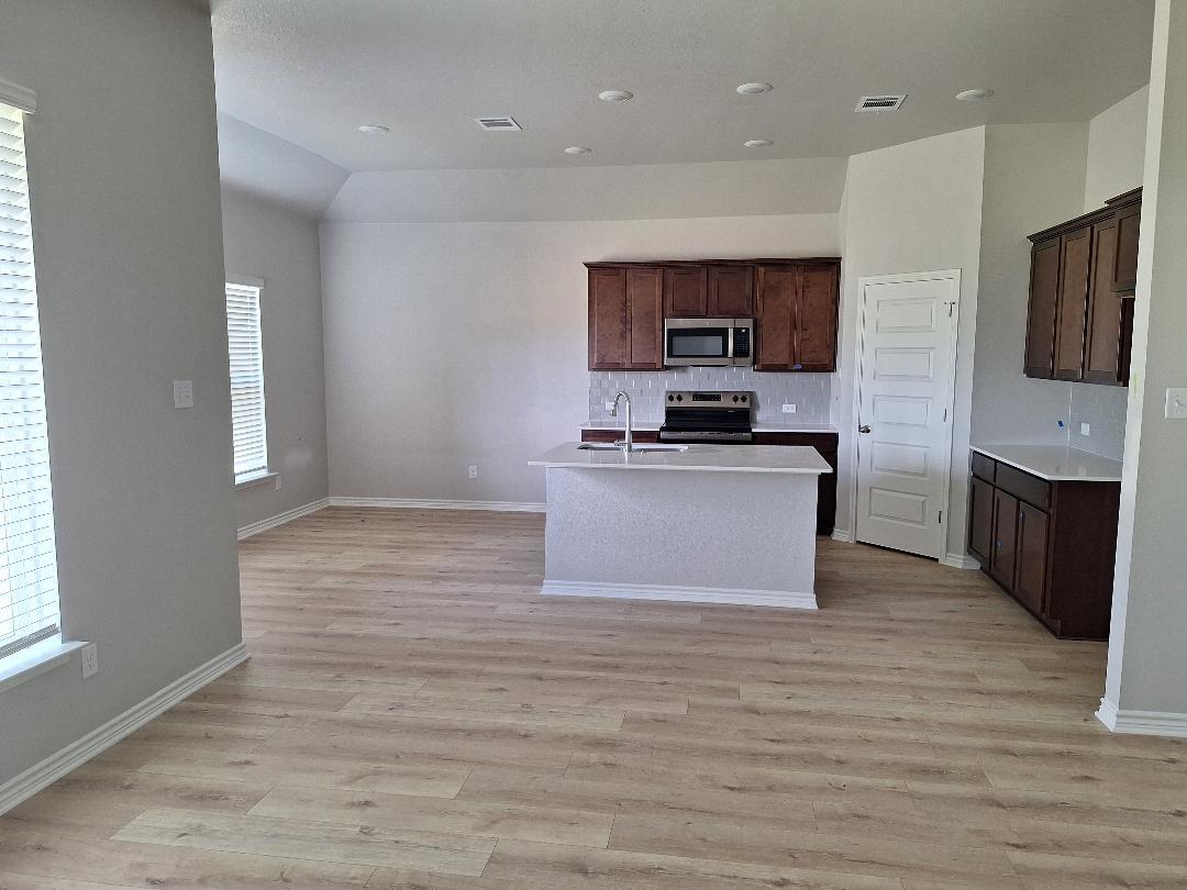 506 Story Ave, Florence, TX 76527