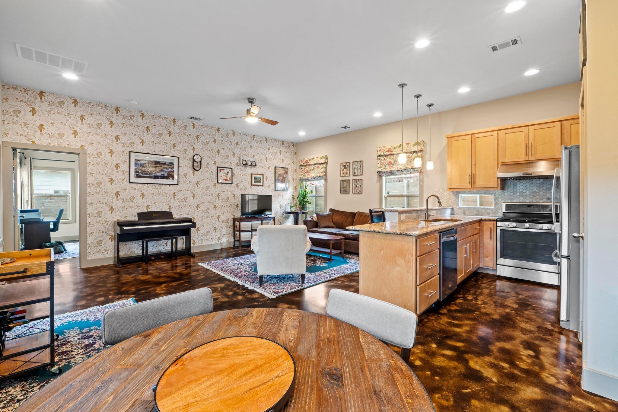 1907 E 20th St, Austin, TX 78722