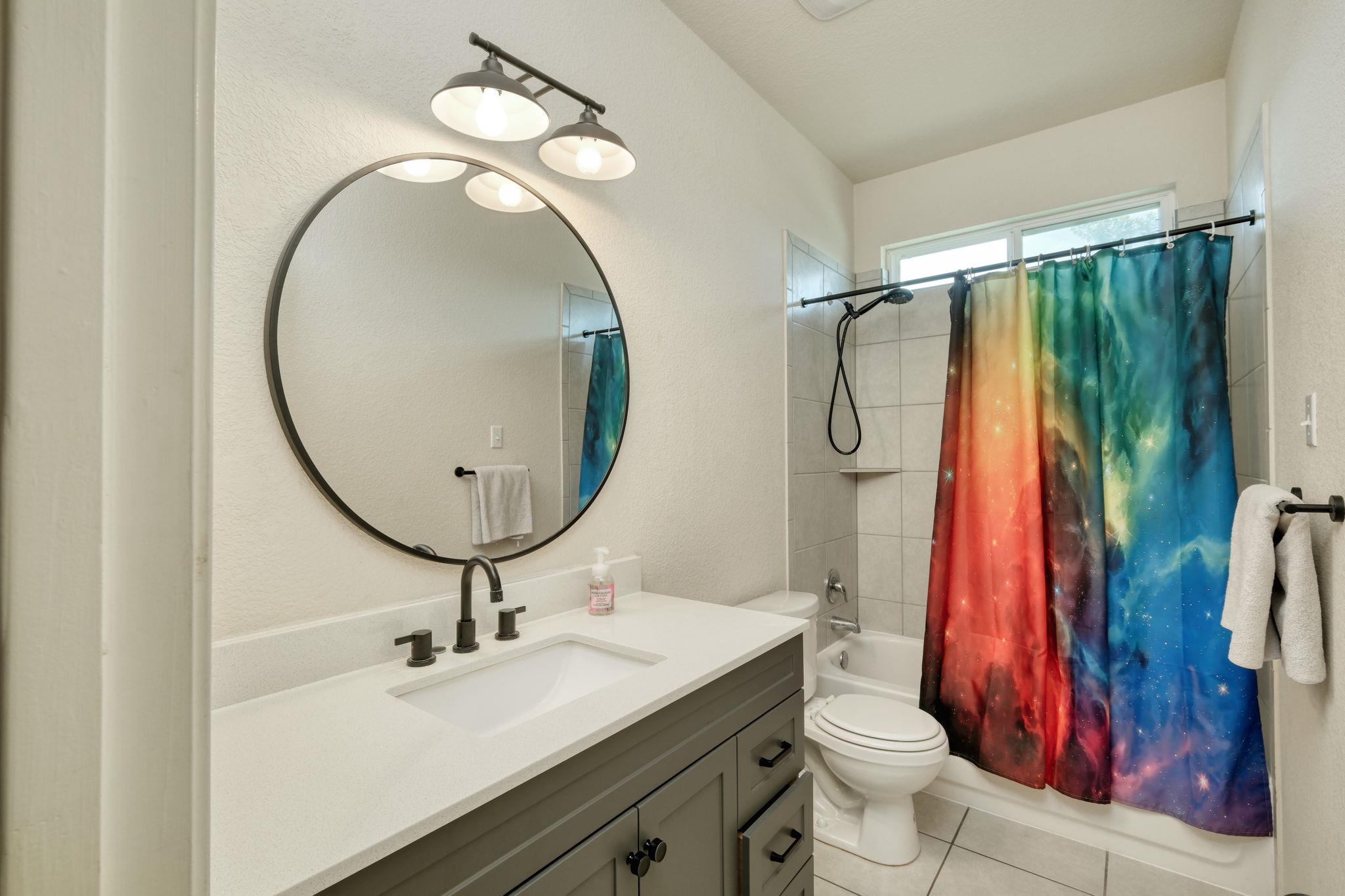 401 Hyltin St, Hutto, TX 78634
