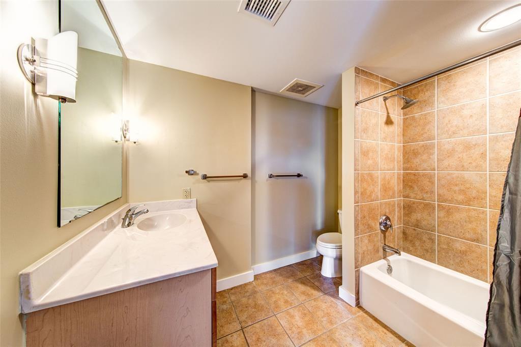711 W 26th St # 504, Austin, TX 78705