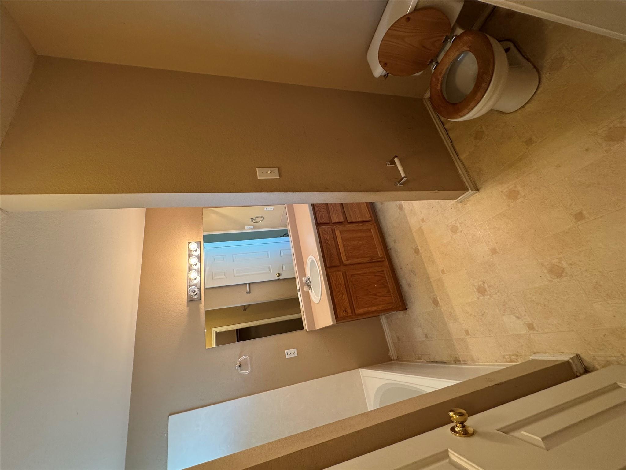209 LAKE WASHINGTON Dr, Kyle, TX 78640