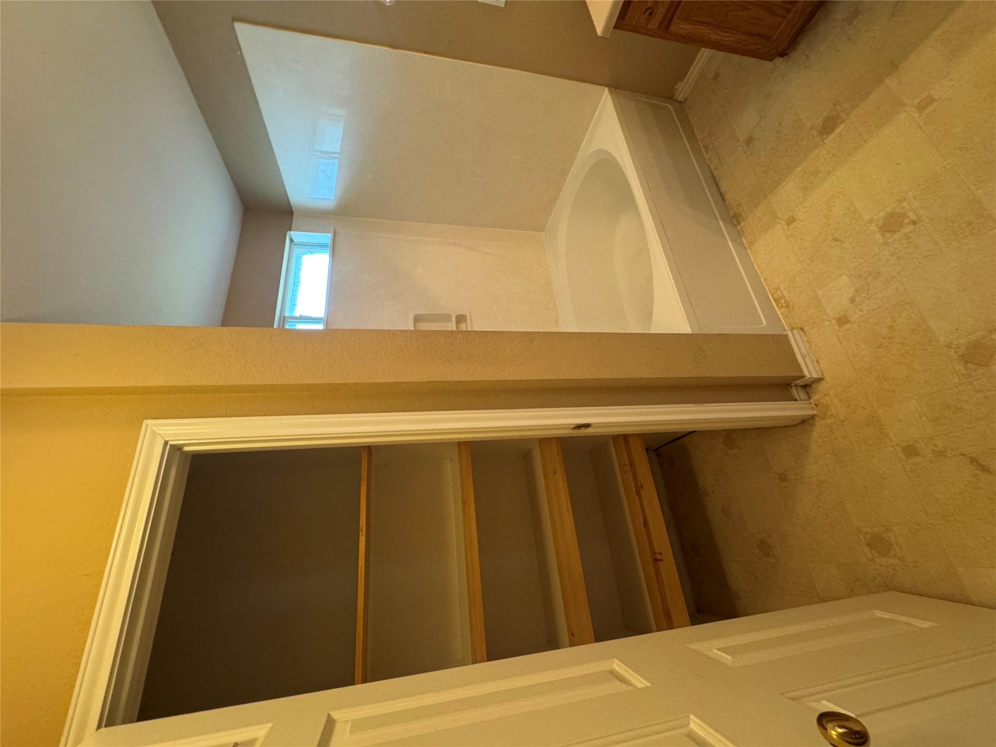 209 LAKE WASHINGTON Dr, Kyle, TX 78640
