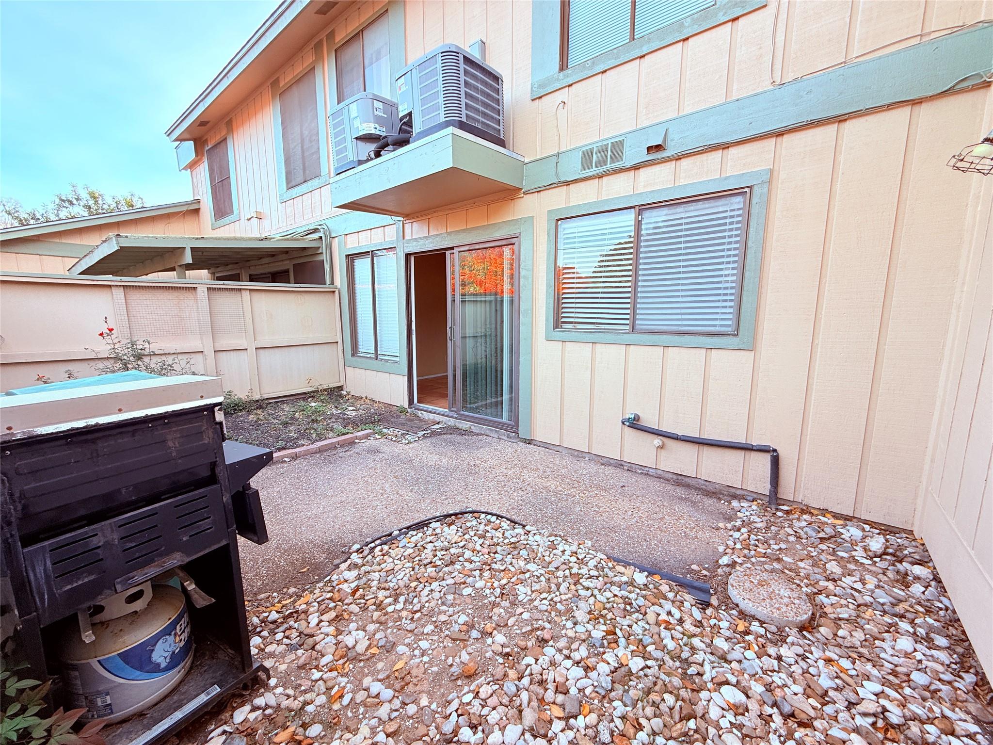 9611 Blue Creek Ln, Austin, TX 78758