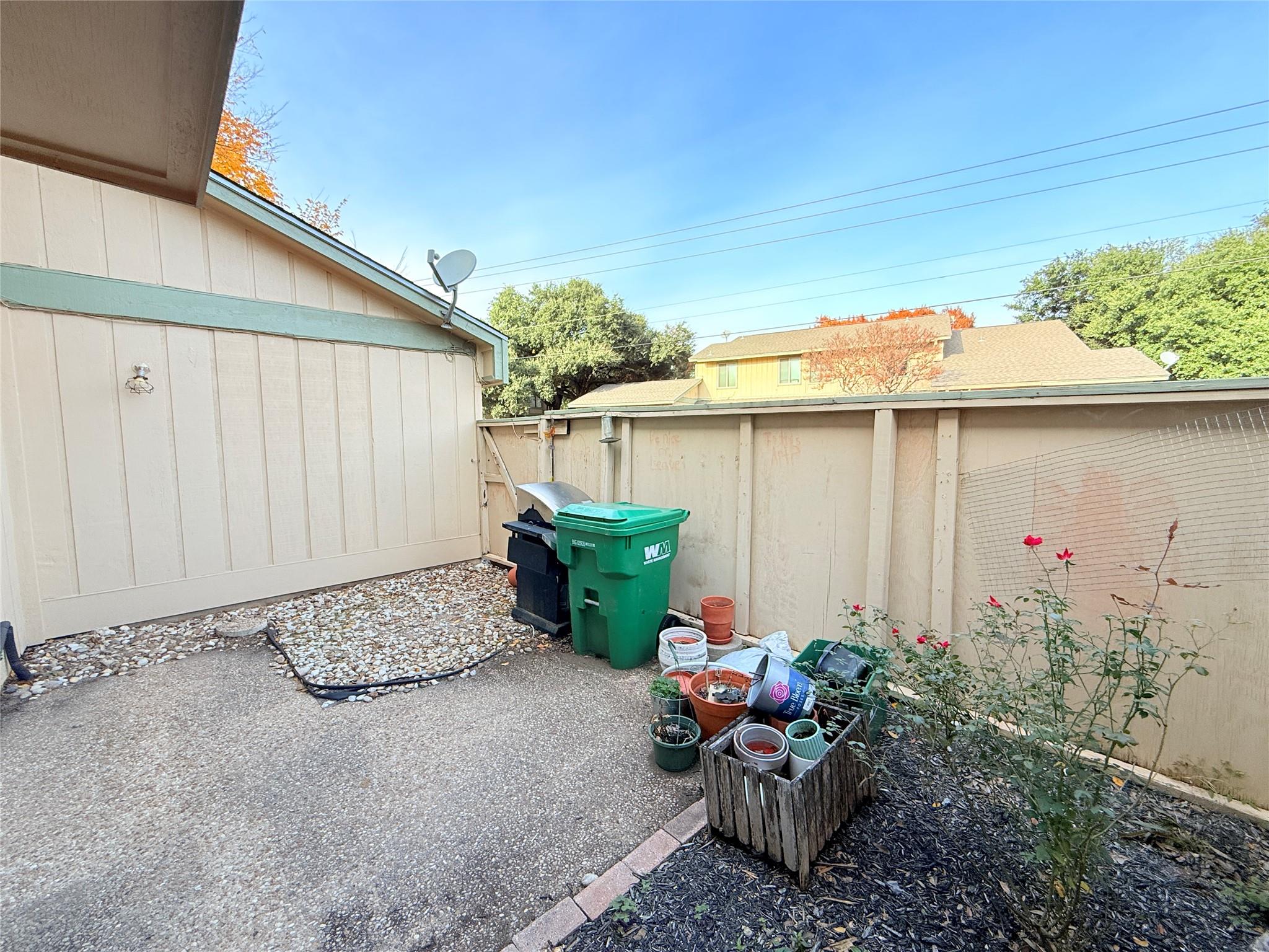 9611 Blue Creek Ln, Austin, TX 78758