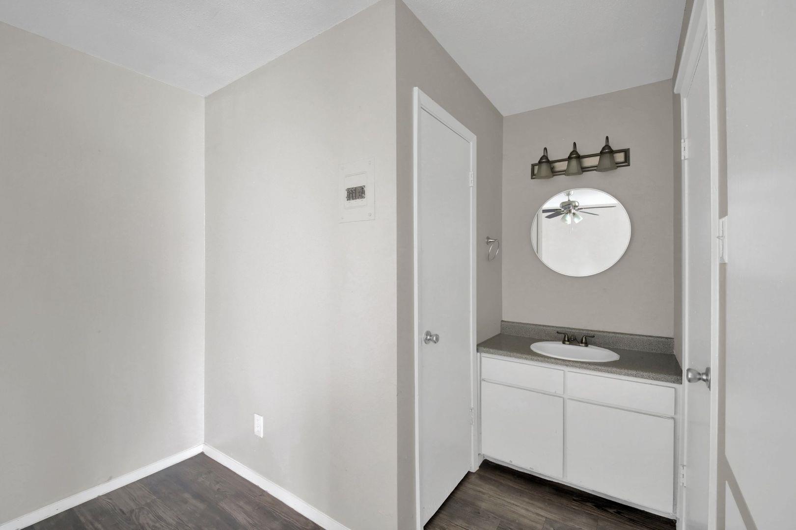 4406 Avenue C Ave # 205, Austin, TX 78751