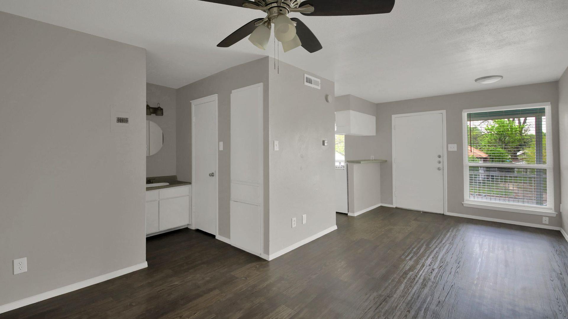 4406 Avenue C Ave # 205, Austin, TX 78751