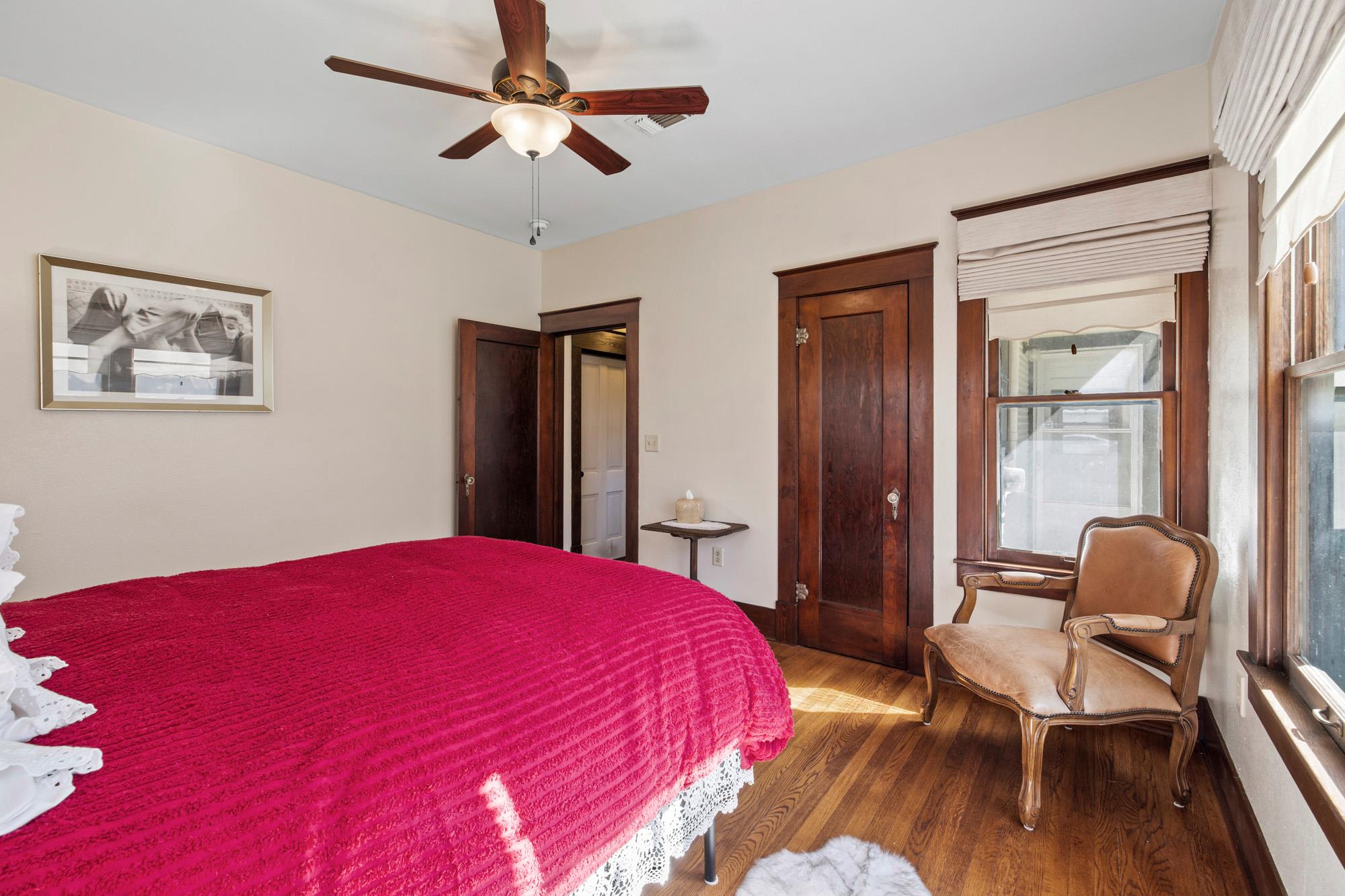 306 S Market St, Flatonia, TX 78941