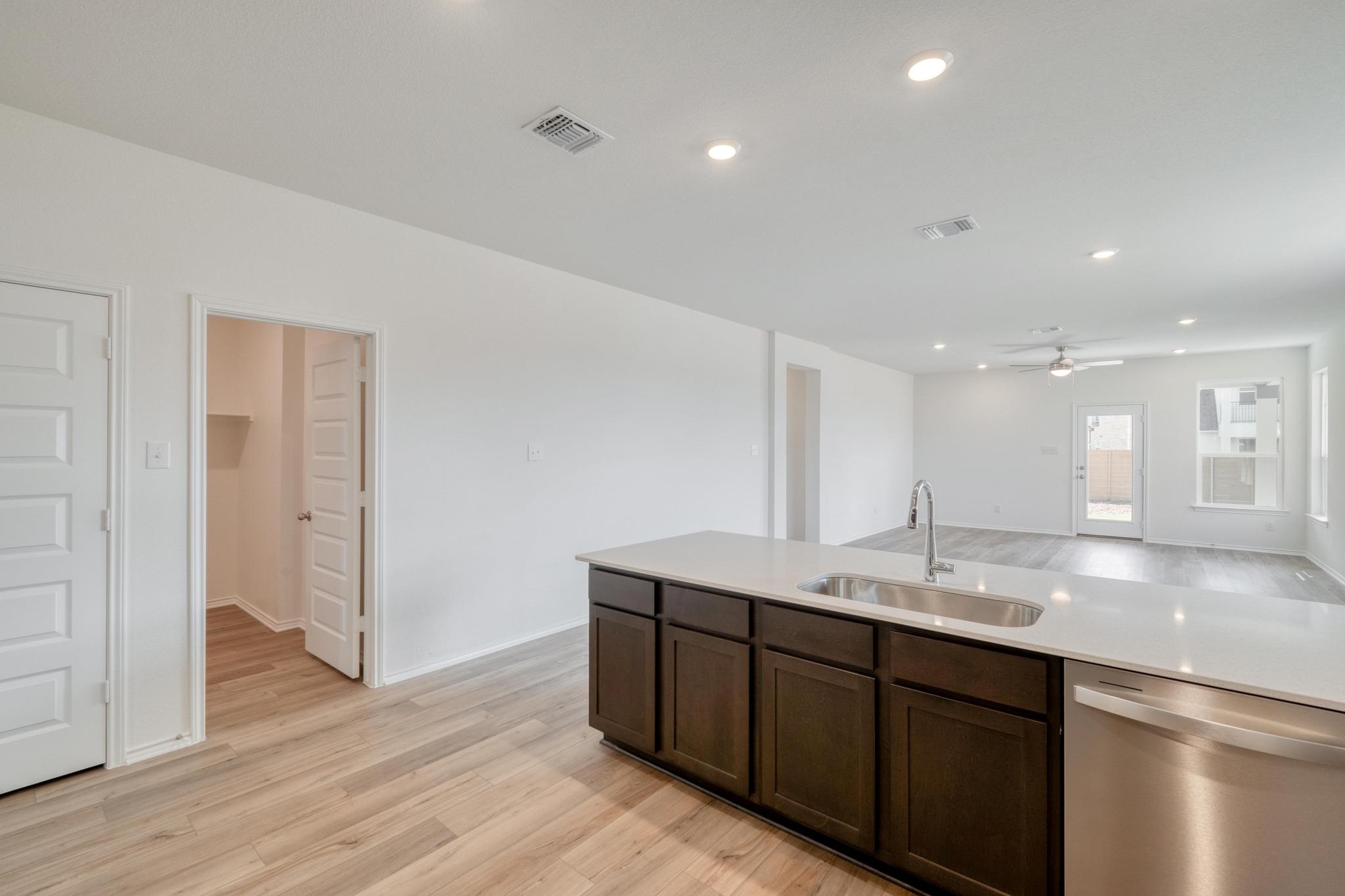 1628 Garlock Dr, Leander, TX 78641