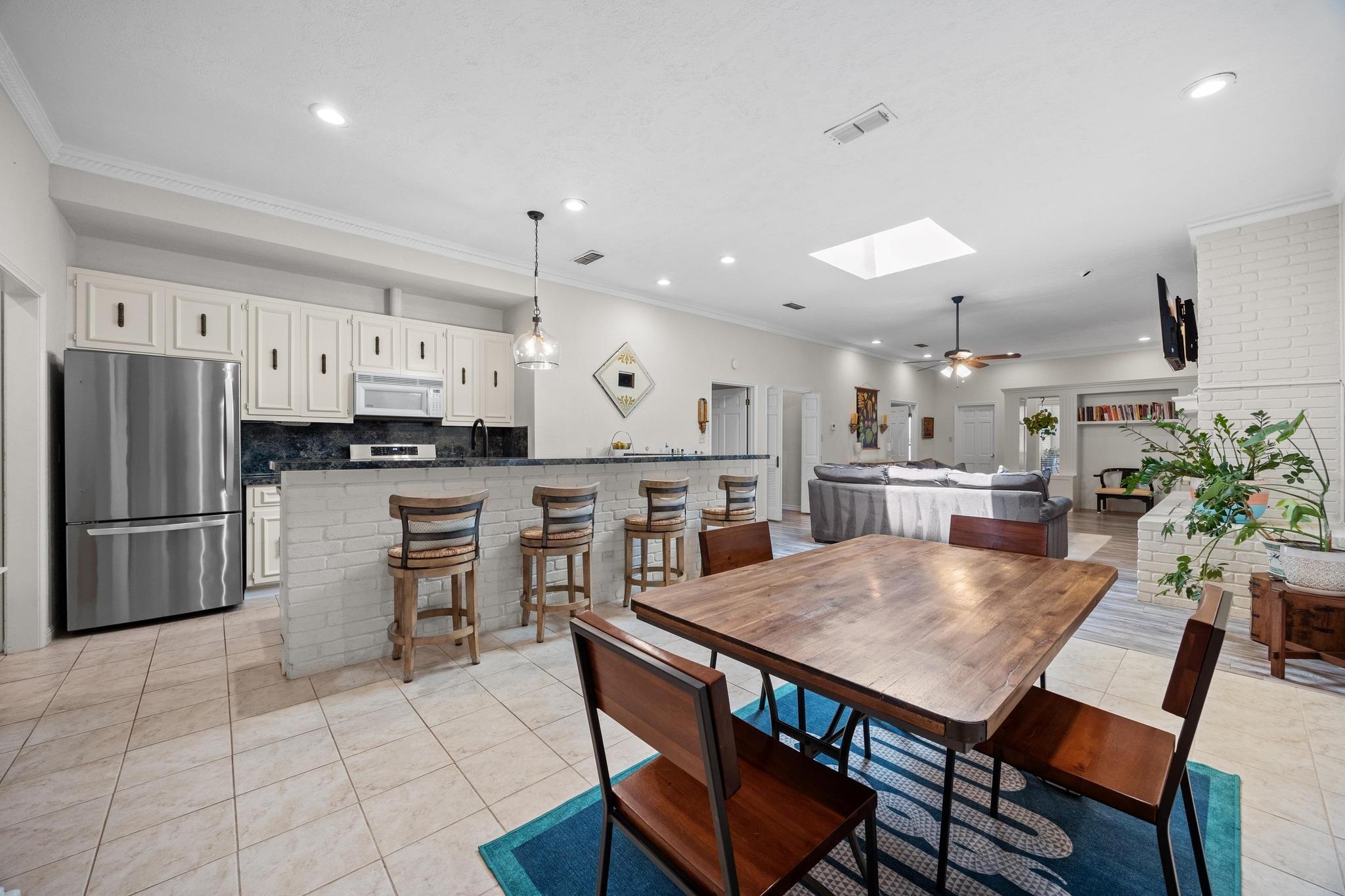 11009 Pinehurst Dr, Austin, TX 78747