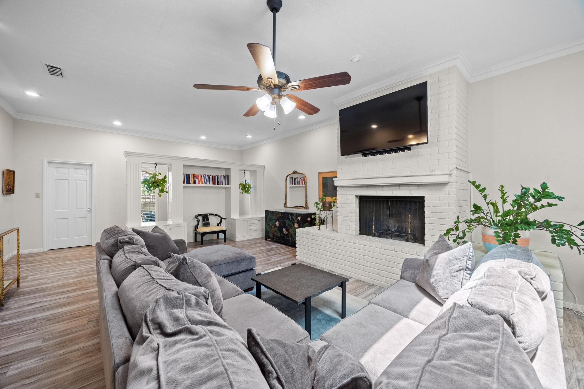 11009 Pinehurst Dr, Austin, TX 78747