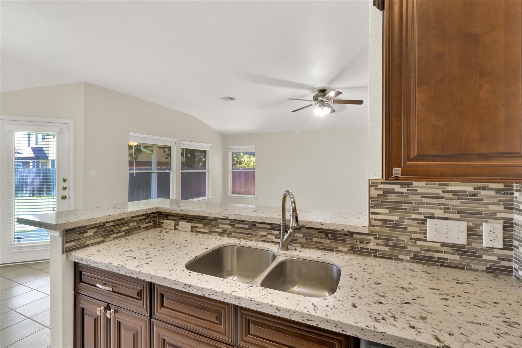 1718 Zydeco Dr, Round Rock, TX 78664