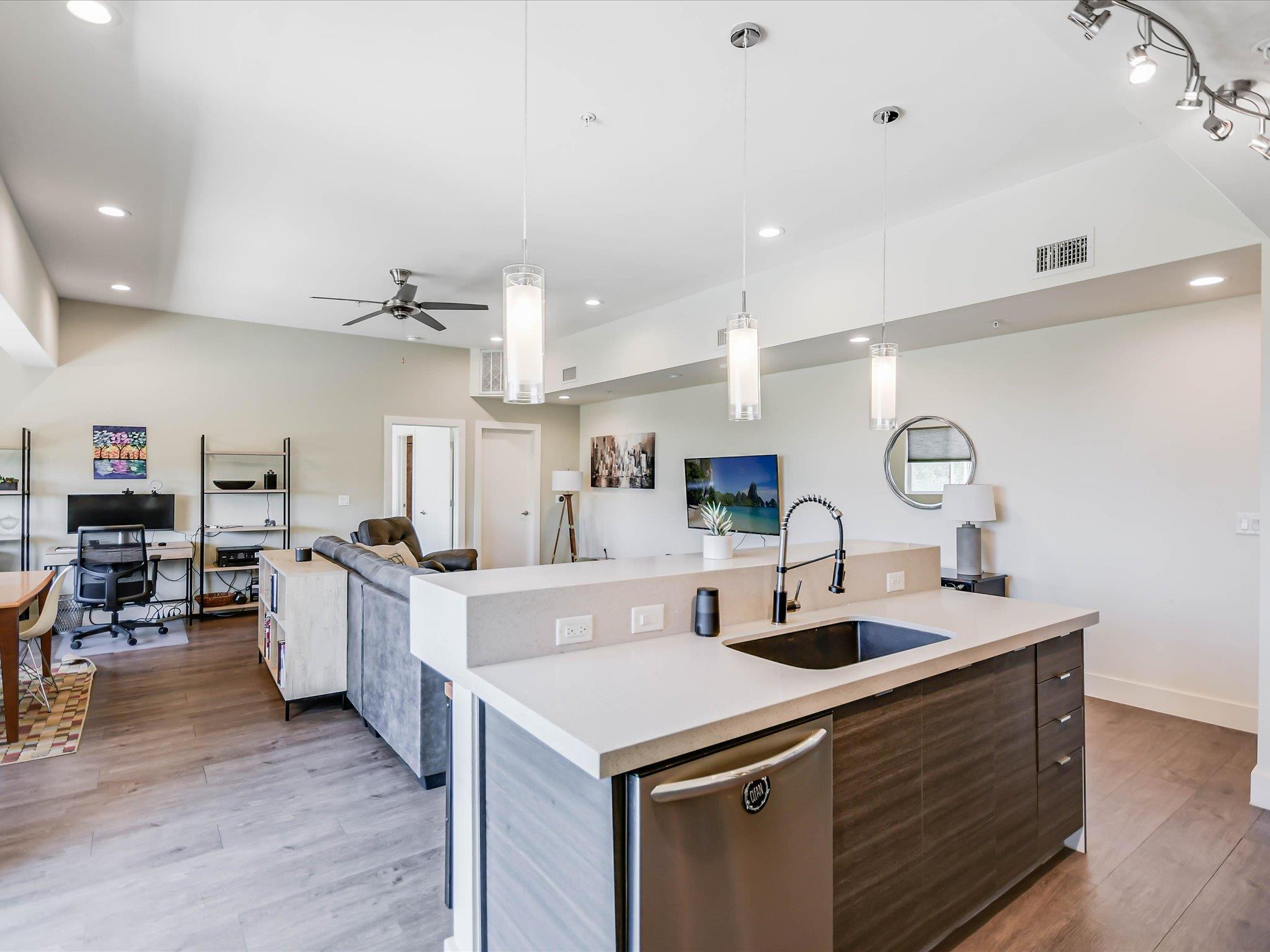 604 N Bluff Dr # 101, Austin, TX 78745
