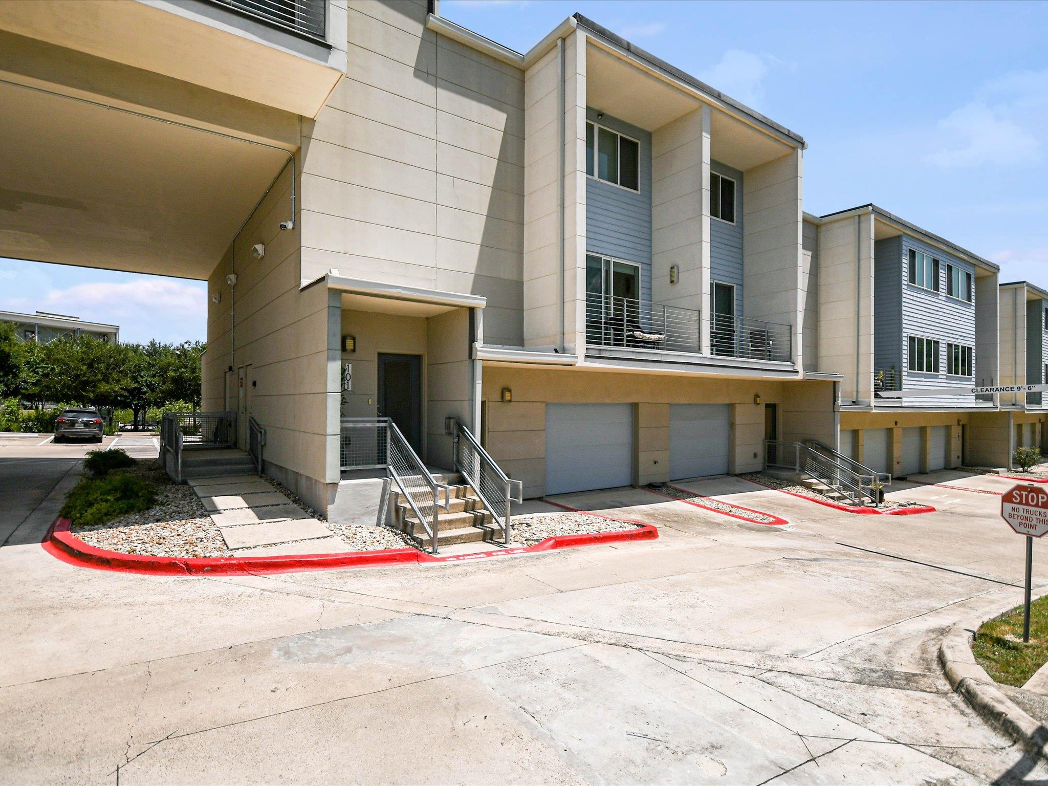 604 N Bluff Dr # 101, Austin, TX 78745
